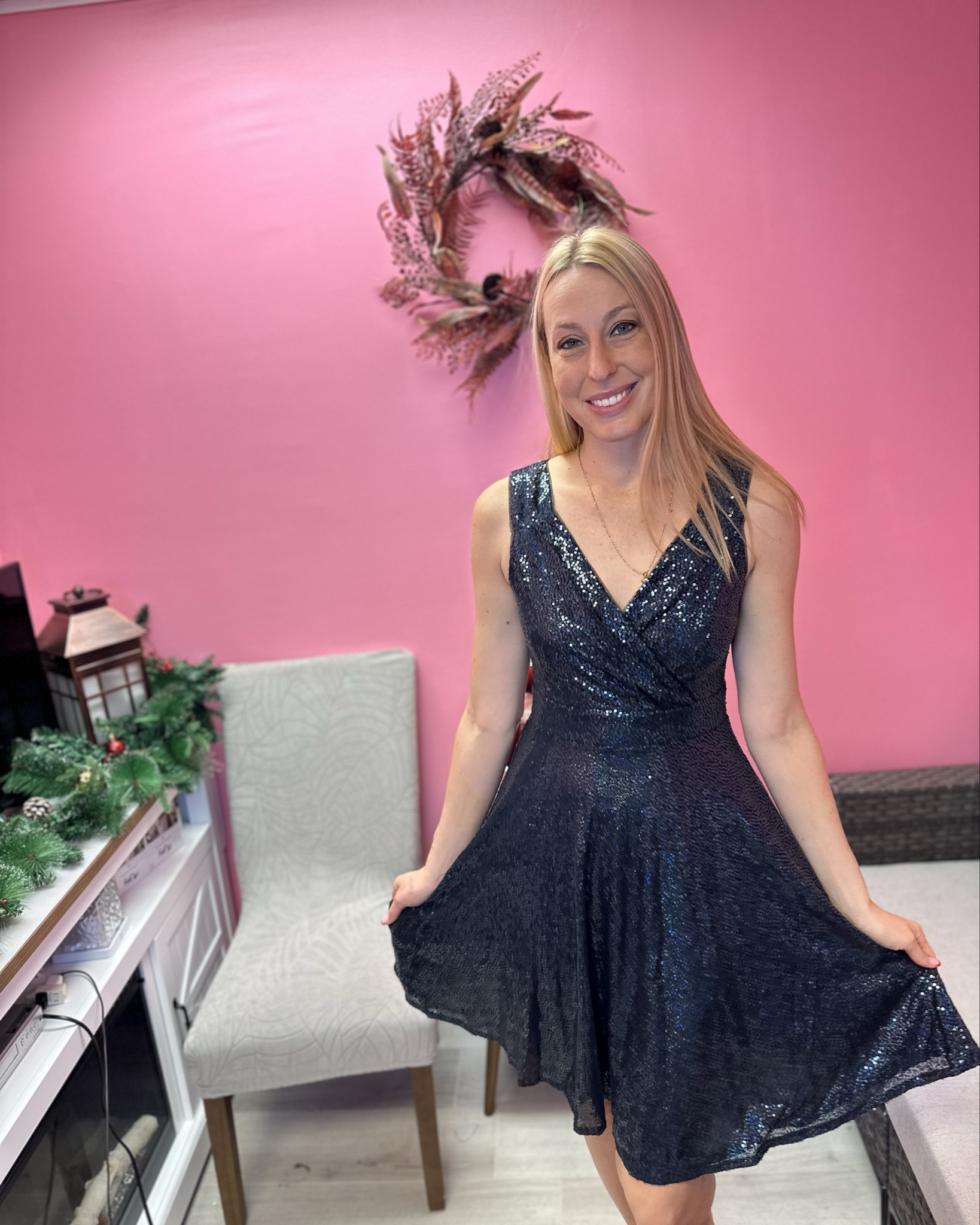 Sparkly sequin holiday dress  
💙this dress is beautiful for weddings, holiday parties and more 
💙it doesn’t have much stretch but is slightly loose fitting
💙wearing small in it, fits true to size and I am 5’10”

#LTKTall #LTKFindsUnder50 #LTKFindsUnder100