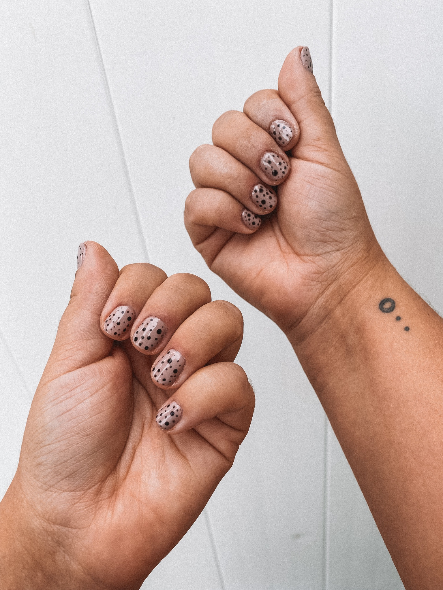 Super simple neutral monochrome dots to celebrate the start of the ber months! 🤎💅🏼🫶🏻

#LTKBeauty #LTKStyleTip #LTKSeasonal
