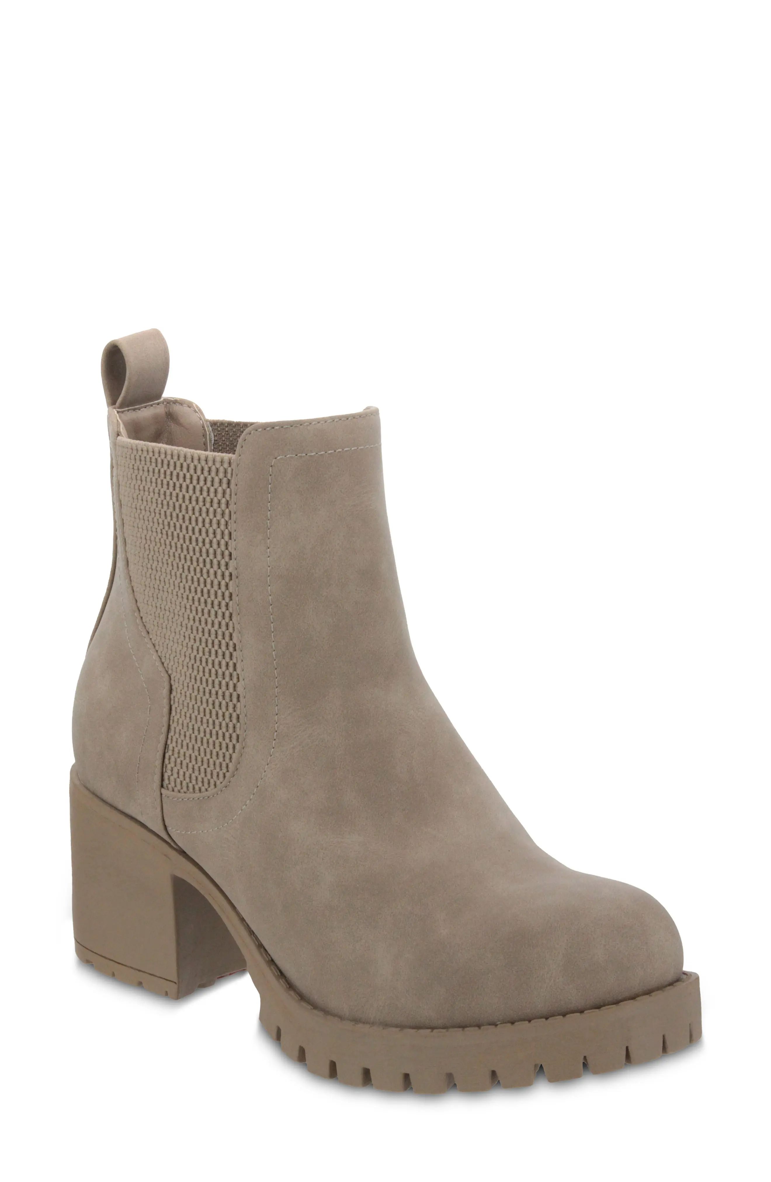 MIA Jonna Lug Sole Chelsea Boot in Sahara at Nordstrom, Size 8 | Nordstrom