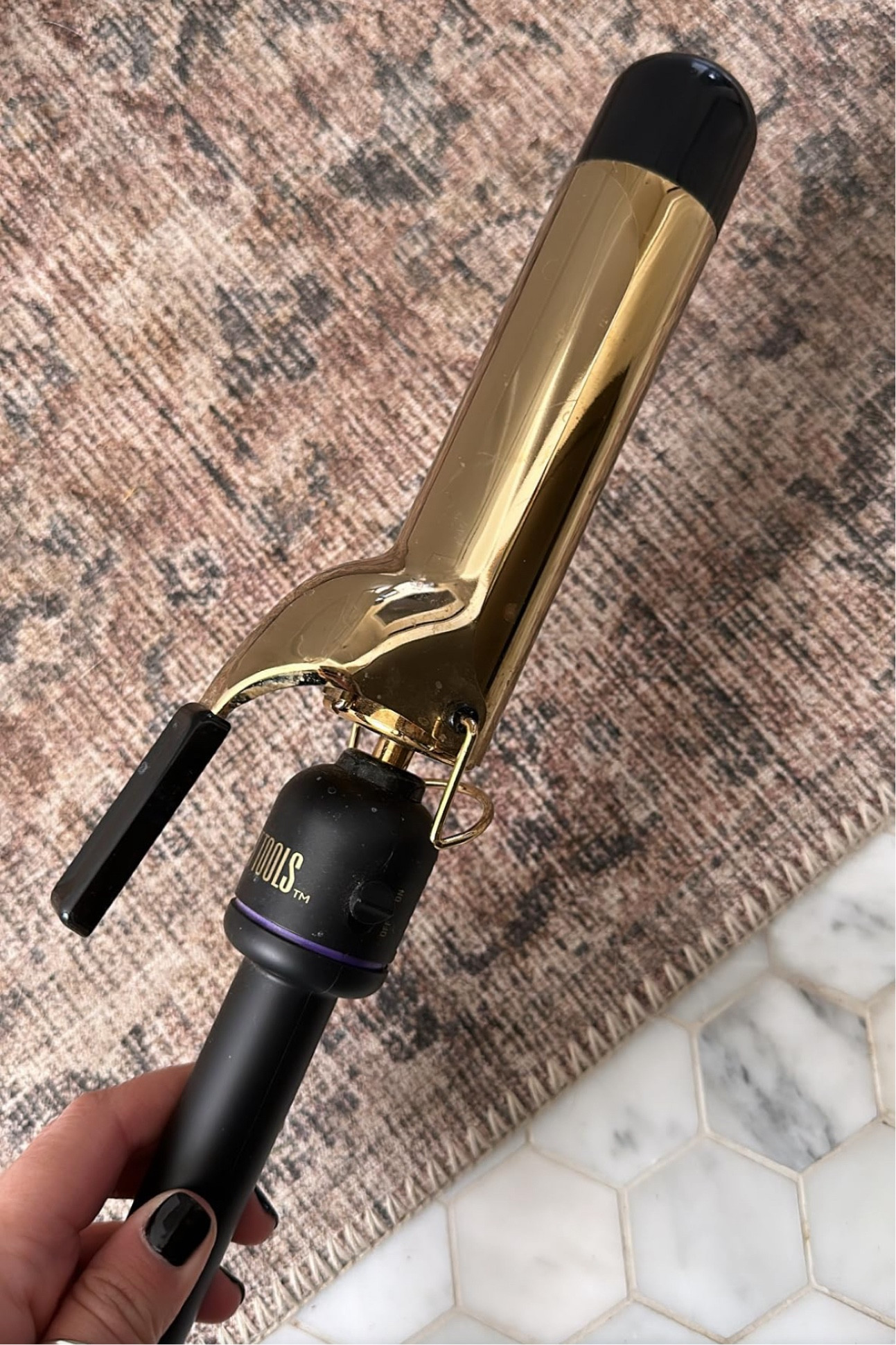 Curling iron. Xx

#LTKItBag #LTKSaleAlert #LTKFindsUnder50