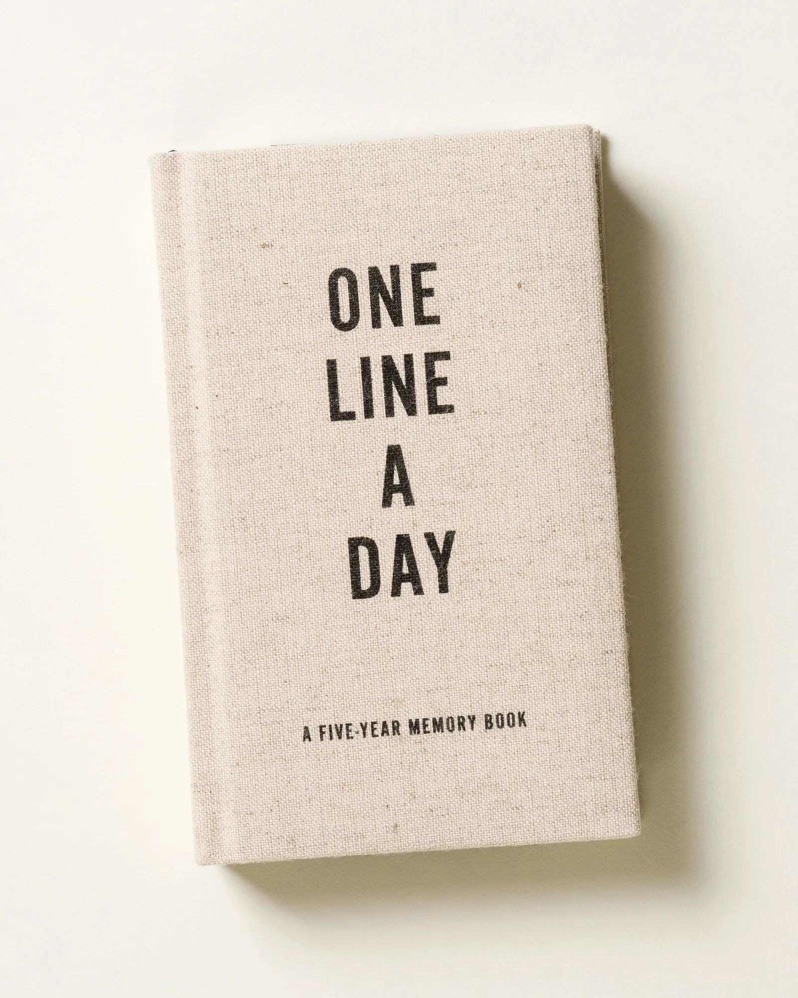 One Line a Day Canvas Five Year Memory Book | Oliver Bonas (Global)