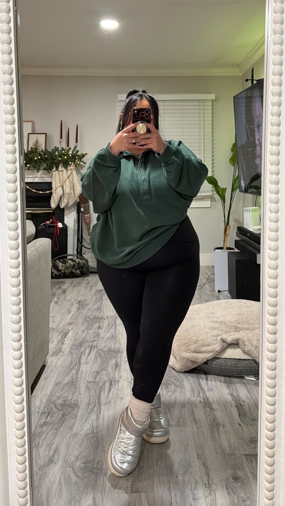 El outfit for today featuring Spanx leggings, aerie and Ugg 

#LTKPlusSize #LTKdayinmylife #LTKmomlife