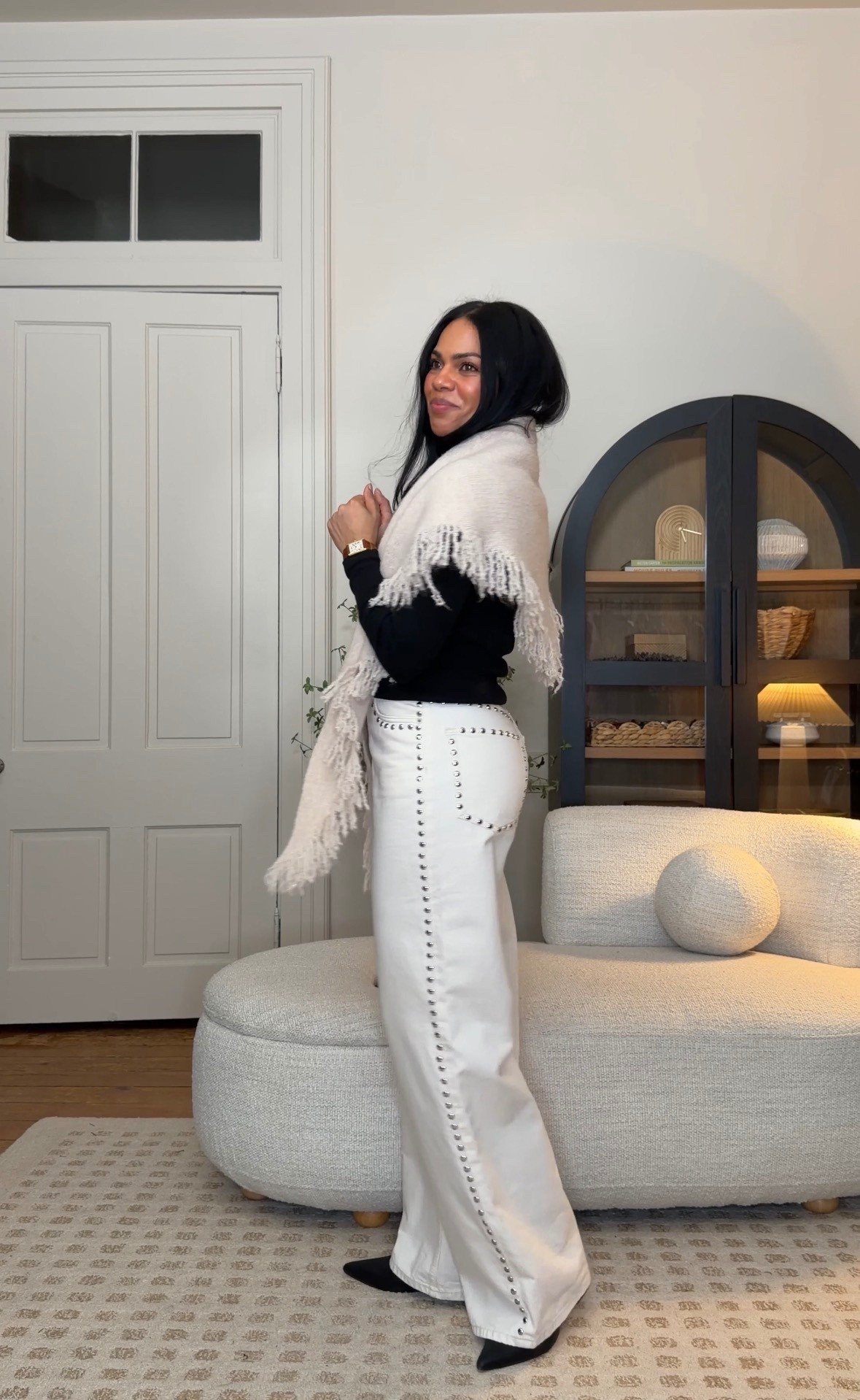 I wanted to share how I wear these Reformation jeans from now because the other day I shared them with a going out top and strappy heel! If you want to winterize a white denim try a dark top and dark shoes and add your fave winter accessory! 


#LTKootd #LTKgrwm #LTKValentine