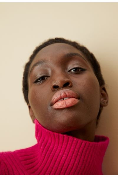 Short, relaxed-fit sweater in rib-knit fabric with wool content. Turtleneck, dropped shoulders, a... | H&M (US + CA)