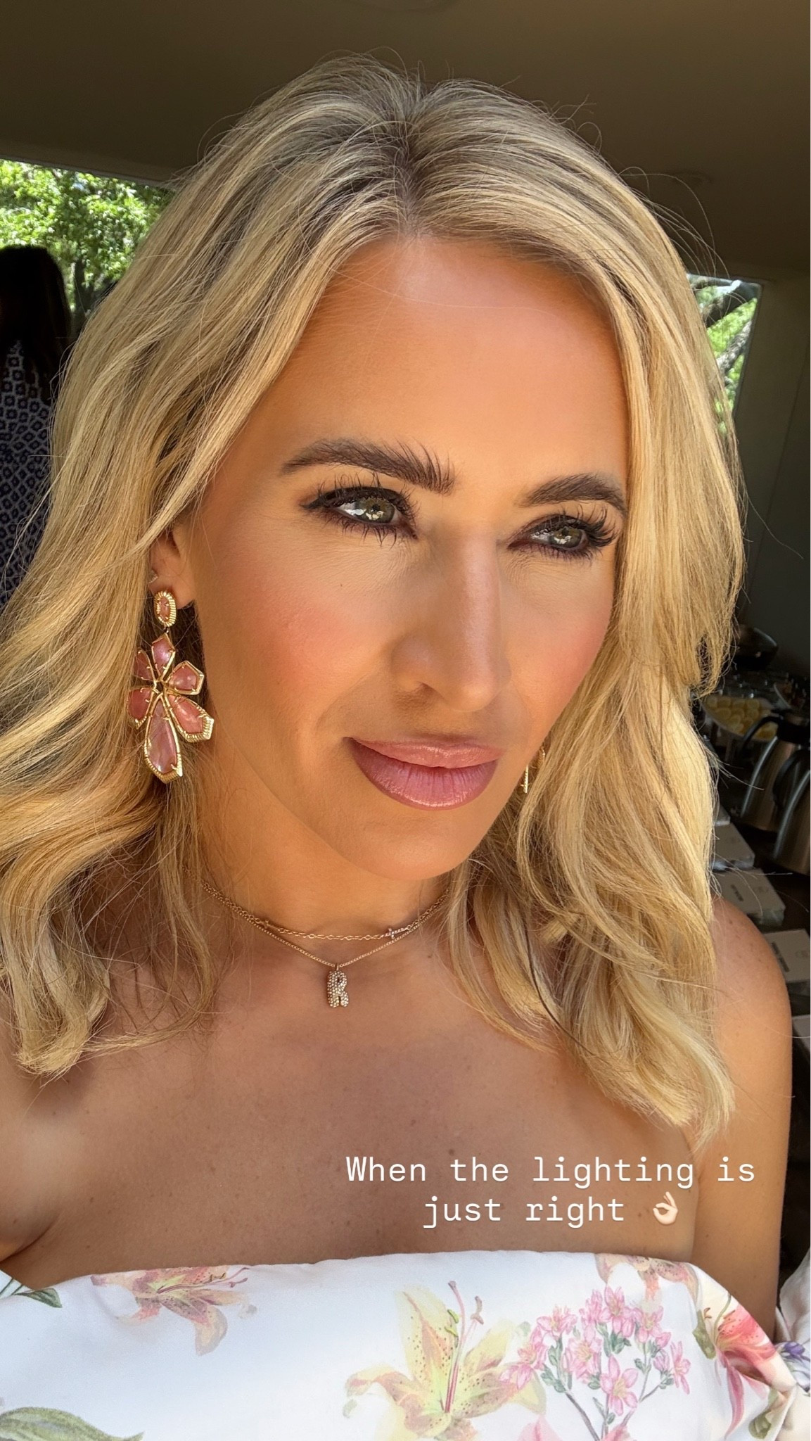 When the lighting is just right 

Kendra scott, BaubleBar, Tarte cosmetics,

#LTKootd