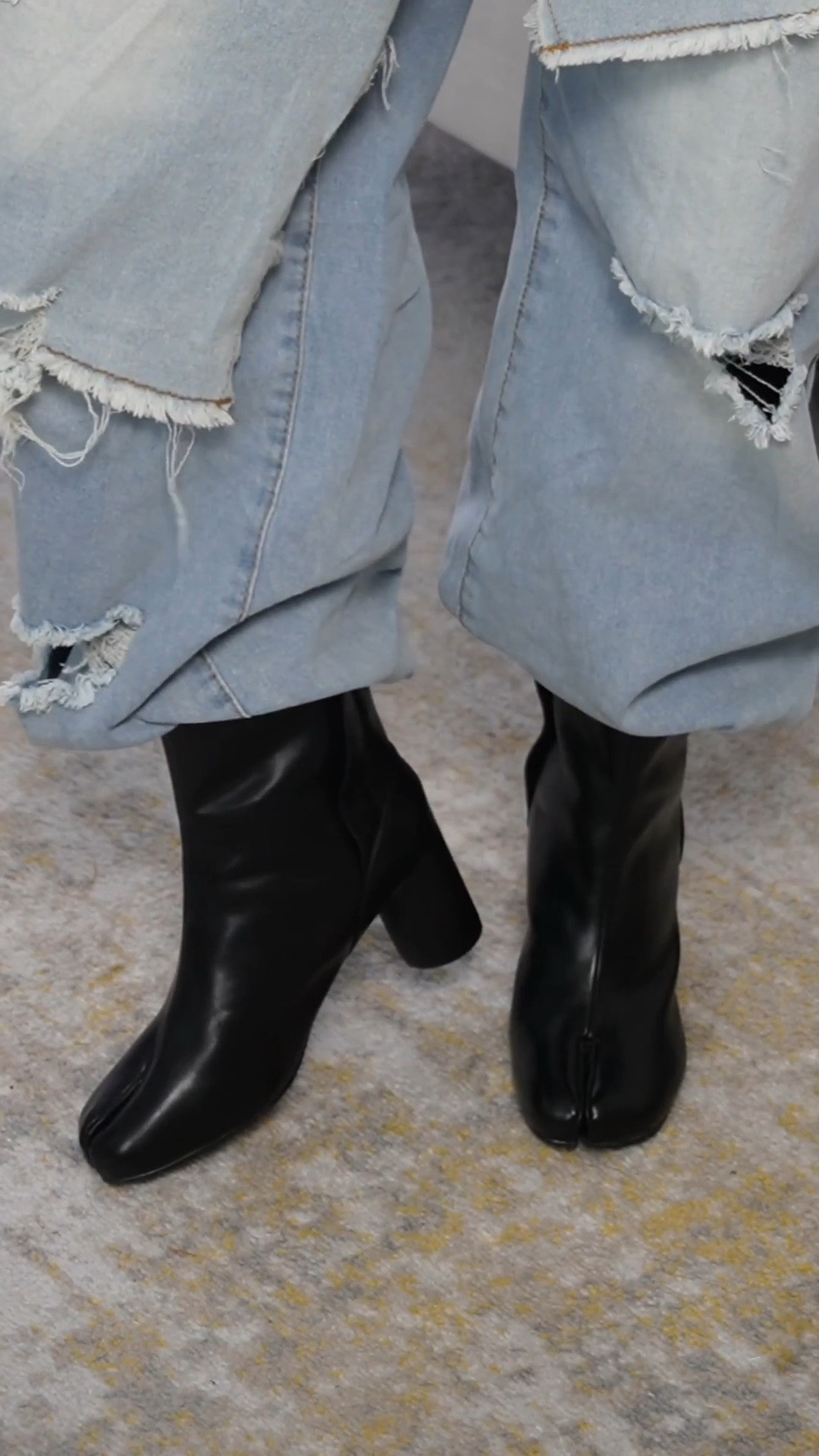 obsessed with these tabi ankle boots from amazon 🔥 these boot are a perfect addition to my tabi shoe collection from amazon🖤 #amazonfashion #amazonfashionfinds #tabi #tabishoes #chynah 