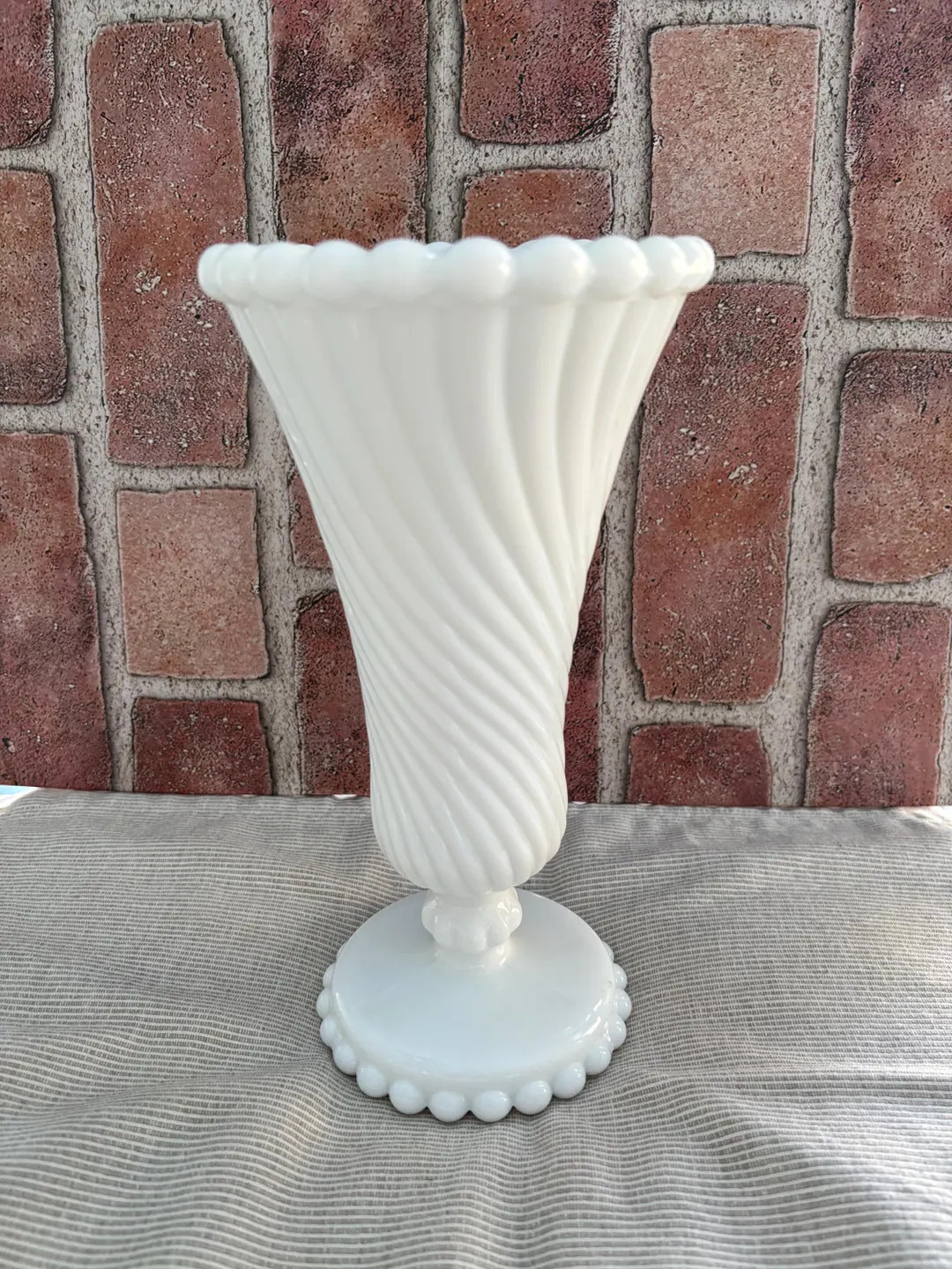 Vtg. 9 Inch Milk Glass Vase - Etsy | Etsy (US)