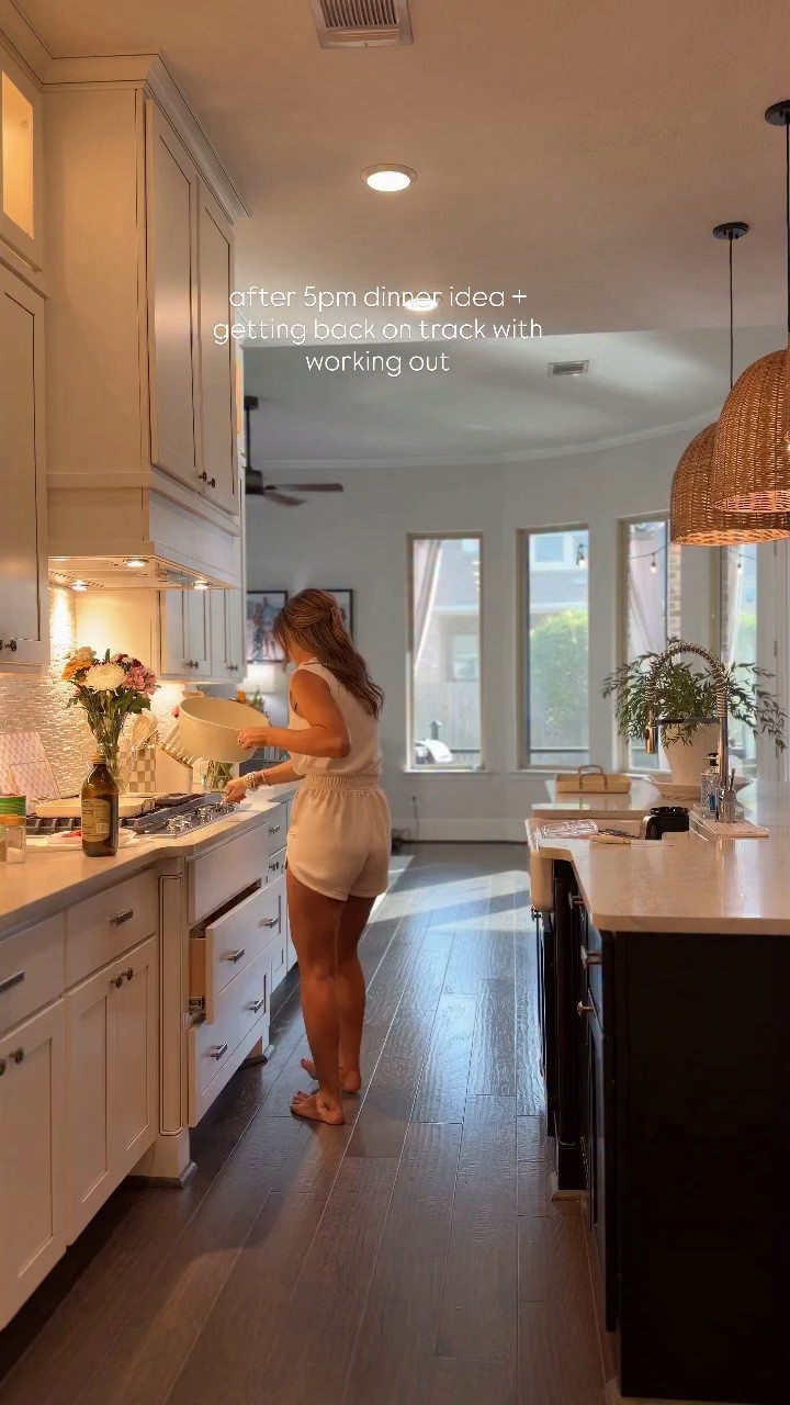 ✨ Beef Tips, Gravy & Rice ✨ Under 20 minutes! 👉🏼 Comment SHOP for the links to my outfits seen here, kitchen favorites, and home gym finds! 

Ingredients:
•  beef tips
• 1 tbsp olive oil
• Pepper, to taste
• Garlic salt, to taste(you may want to further season after as the brown gravy can add saltiness of its own) 
• 1 packet brown gravy mix
• 2 bags boil-in-bag white rice
•Hawaiian Rolls 

Directions:

1. Heat olive oil in a skillet over medium heat.
2. Season beef tips with pepper and garlic salt.
3. Cook beef until browned and cooked through.
4. Stir in the gravy mix and prepare according to package directions, mixing it with the beef.
5. Cook 2 bags of boil-in-bag rice according to package instructions.
6. Serve the beef tips and gravy over the rice.
7. We usually serve with butter + Hawaiian rolls! 
Easy, budget-friendly, family-approved, and perfect for those busy weeknights when everyone is headed in a different direction.

Save this one for your next “what’s for dinner?” night! 🍽️ We are back on track with our 23 minute workouts! 💪 

#dinnerideas #after5pm #workingmom #summermeals