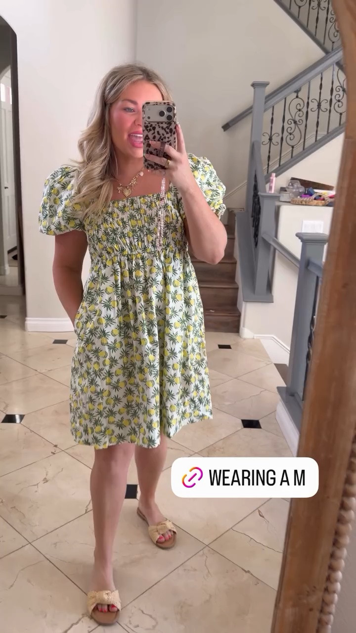 Such a cute dress! Mock front puff sleeves, and has pineapples all over it!!🍍🍍

#LTKSeasonal #LTKMidsize