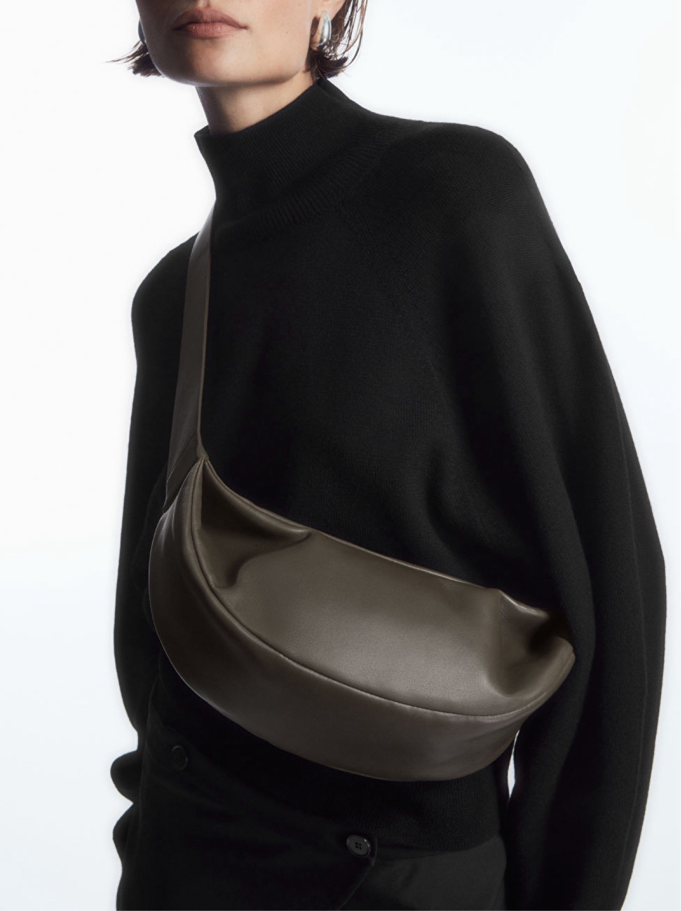 An easy slouchy bag for anti theft and great style with enough room for your phone, purse AND keys… what more could you want ?  

#LTKworkwear #LTKstyletip #LTKeurope