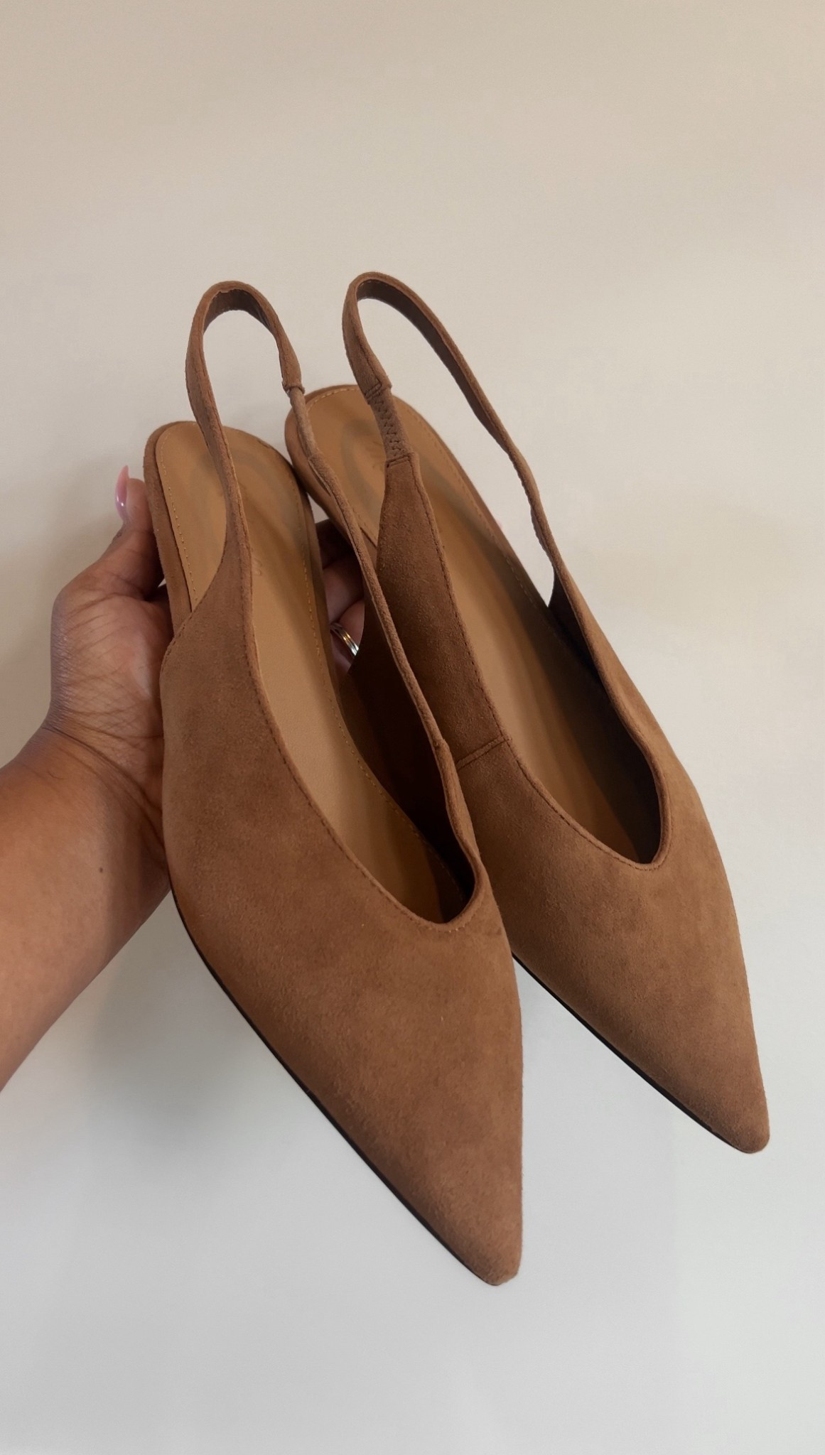 My new favorite suede slingback pointed toe mini heels from Madewell! True to size and comfortable! If you have more of a wide foot, go up a half size! 

#LTKSaleAlert