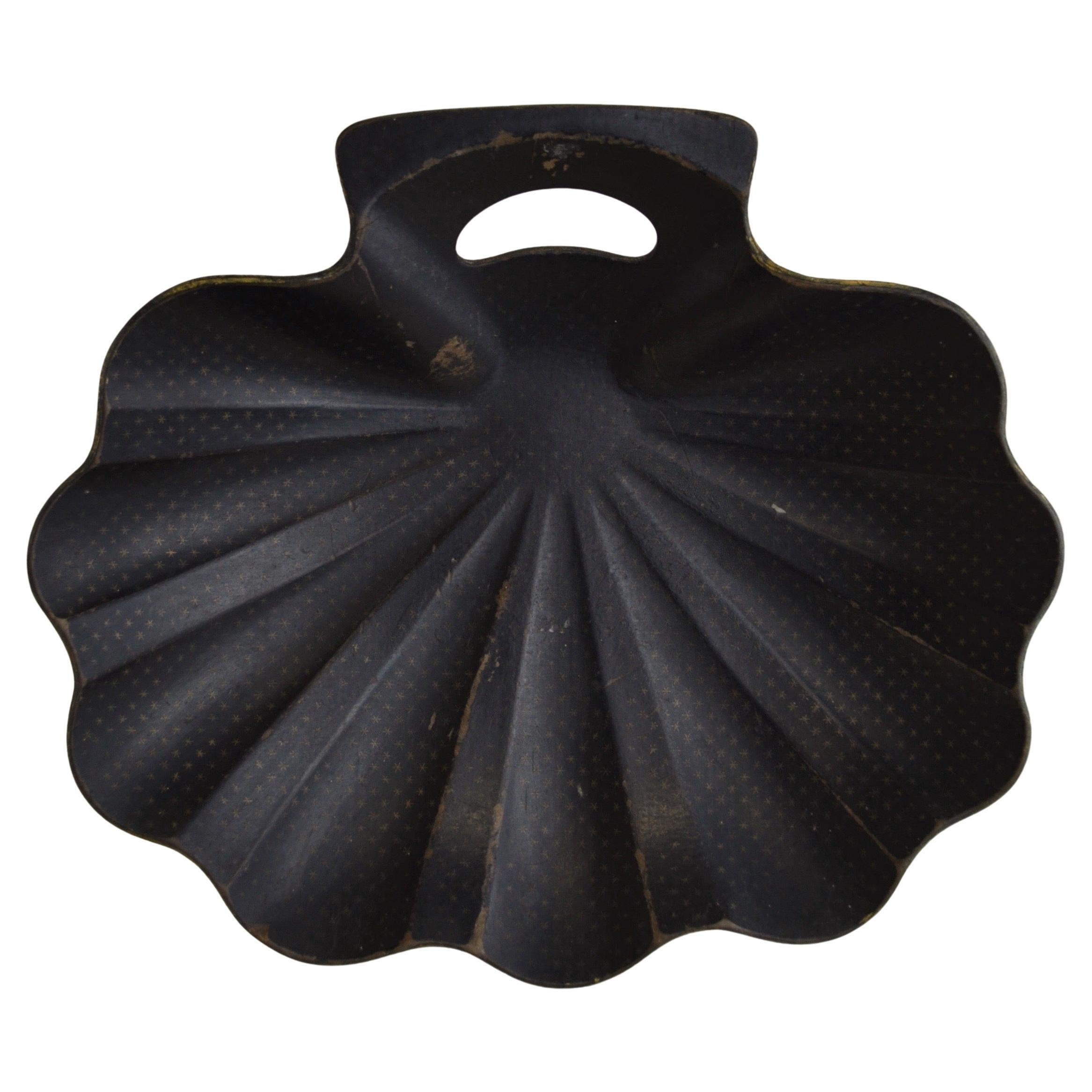 Shell-Shaped Catchall or fruit bowl – France - Napoleon III Era | 1stDibs