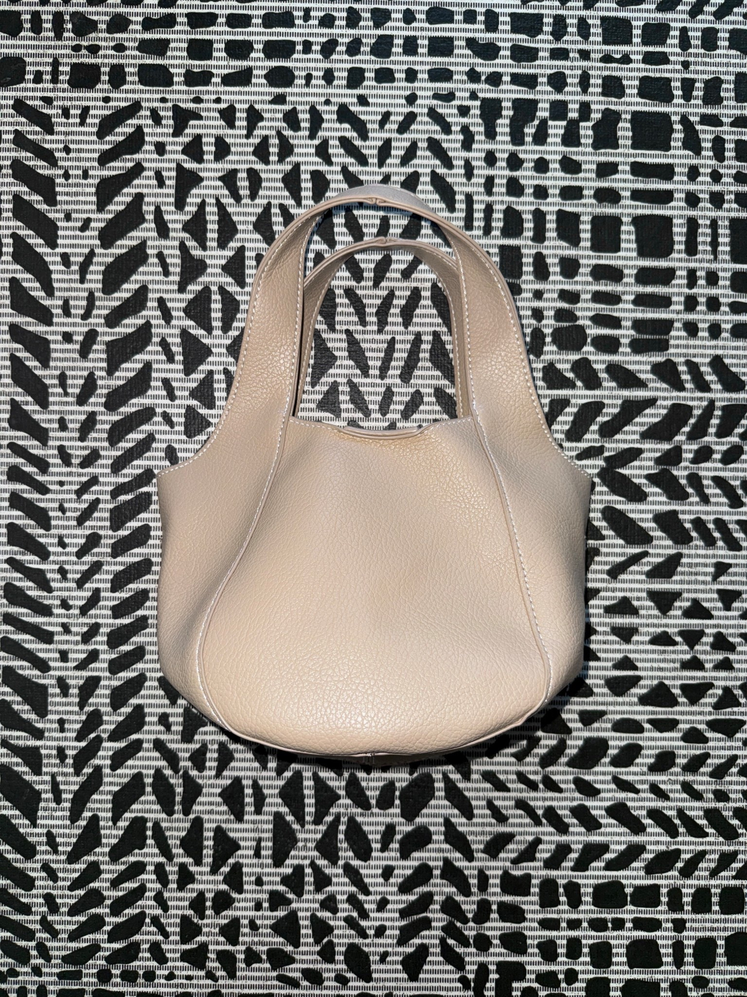 The cutest, simplest, chicest bag. Perfect for spring and summer  — comes in SIX colors!!

#LTKSeasonal #LTKootd #LTKPetite