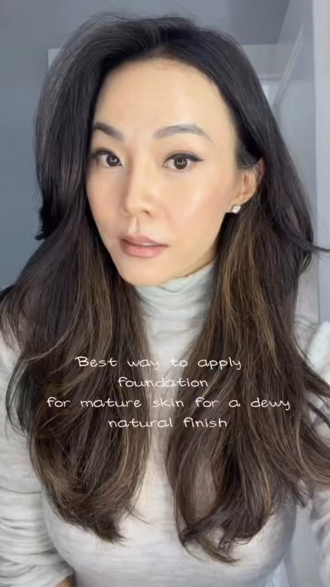 Best way to apply your foundation for mature skin for extra glow and moisture. I saw this from a makeup YouTuber and definitely works especially for mature skin with fine lines, dry skin and wrinkles! Also application matters. Apply like this - lightly tap all over. I like using a @beautyblender for foundation vs a foundation brush. Using @cellfusionc.global collagen ampoule here but you can use any serum and ampoule you love. For foundation, works with any great foundations - I have a few I like depending on the day, event etc but love @armanibeauty @janeiredale for everyday but @hauslabs @narsissist and @makeupbymario great for higher coverage too and I love to use when I’m being photographed! 

My sweater @laeir_official | diamond earrings @jamesallenrings | diamond serpent ring from @angarajewelry ❤️
#bestfoundation #foundationapplication #makeuptutorial #matureskin #makeupapplication