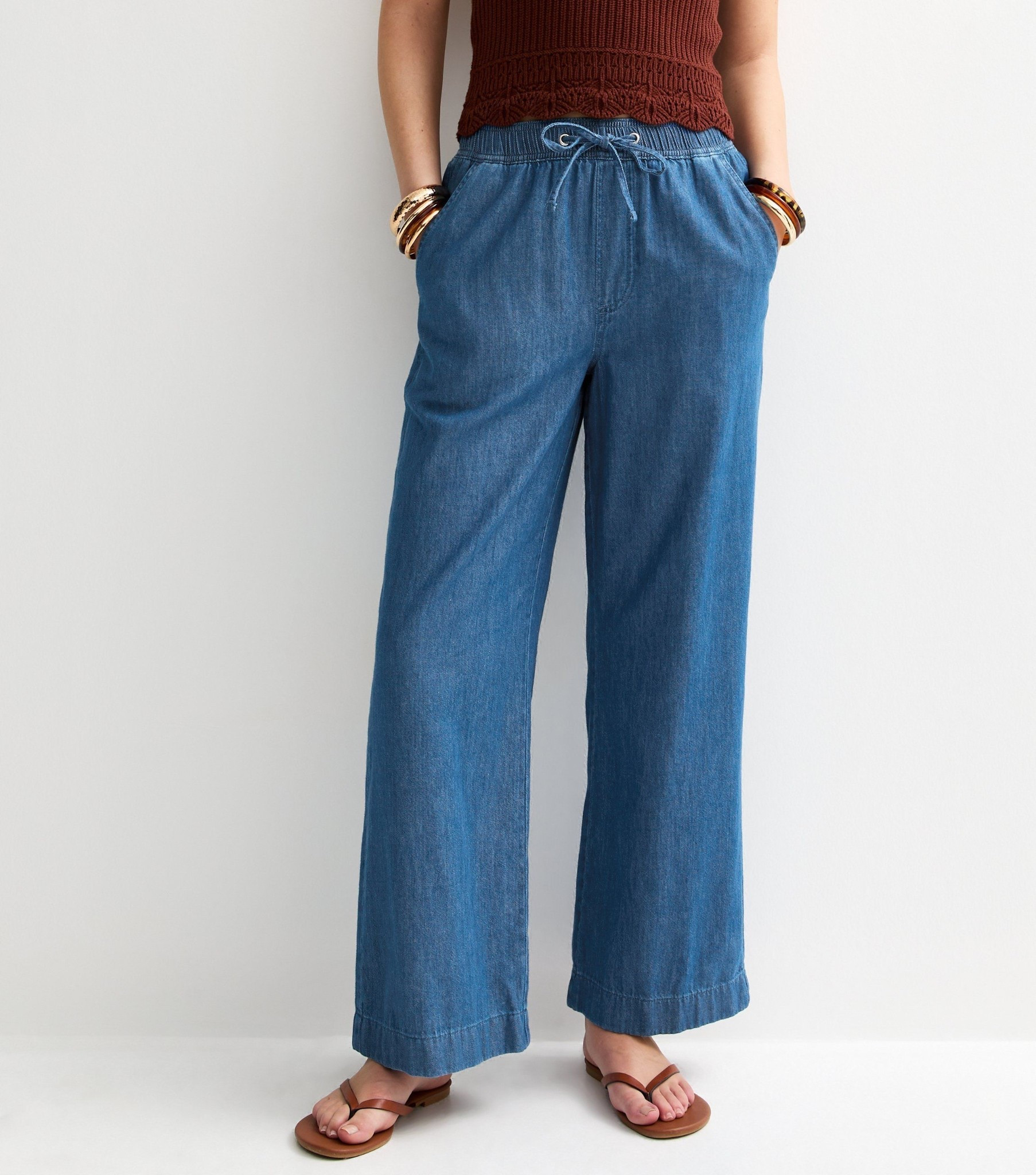 The elasticated jeans from New Look are back! They are £26.99, come in three shades and perfect for all seasons. 

#LTKspring #LTKwinter #LTKuk