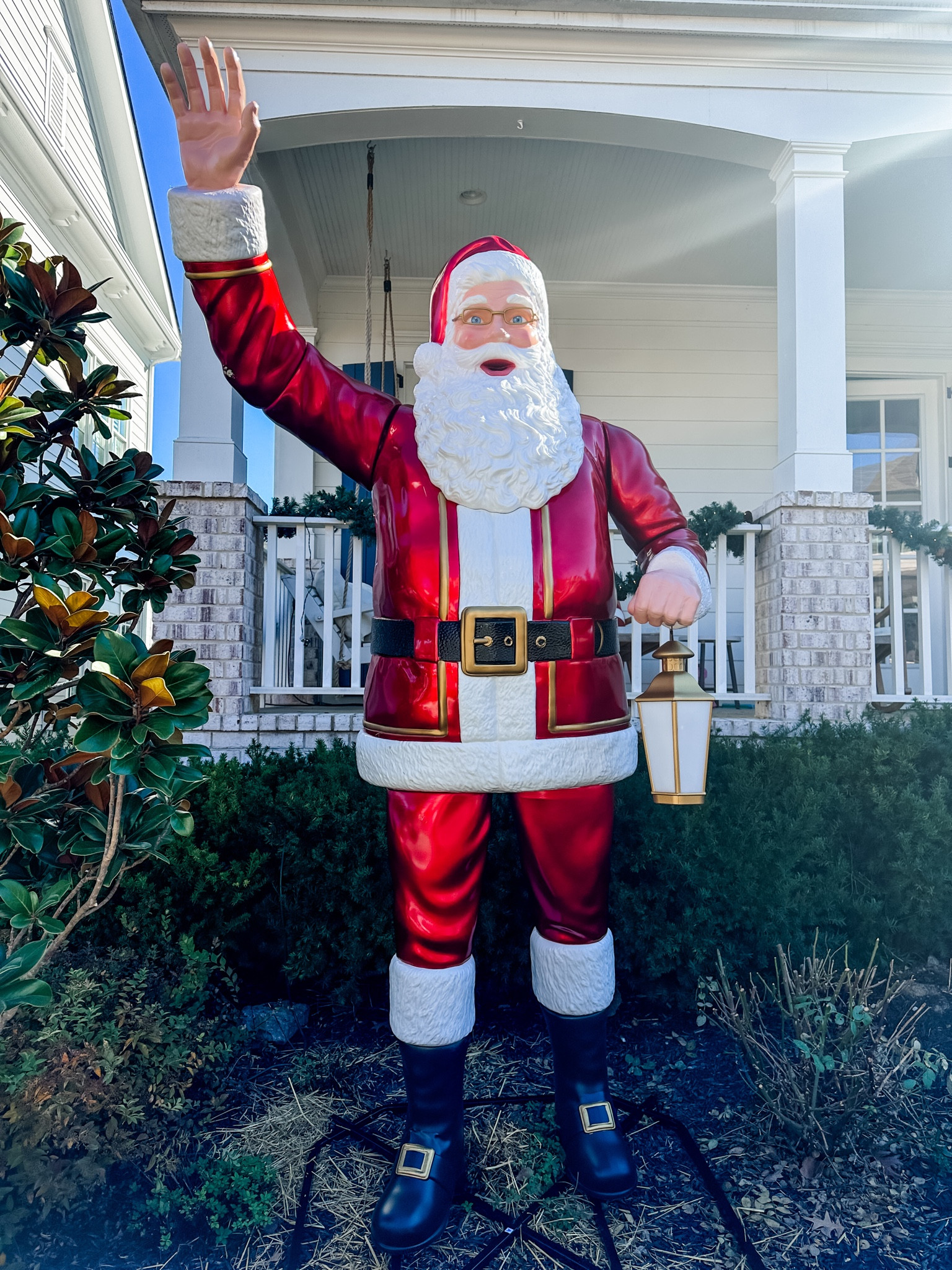 Obsessed with this Giant Santa decor!! I’m shocked at how affordable it is, considering it’s over 8 feet tall! 😍🎅🏼

#christmasdecor #christmas

#LTKHoliday