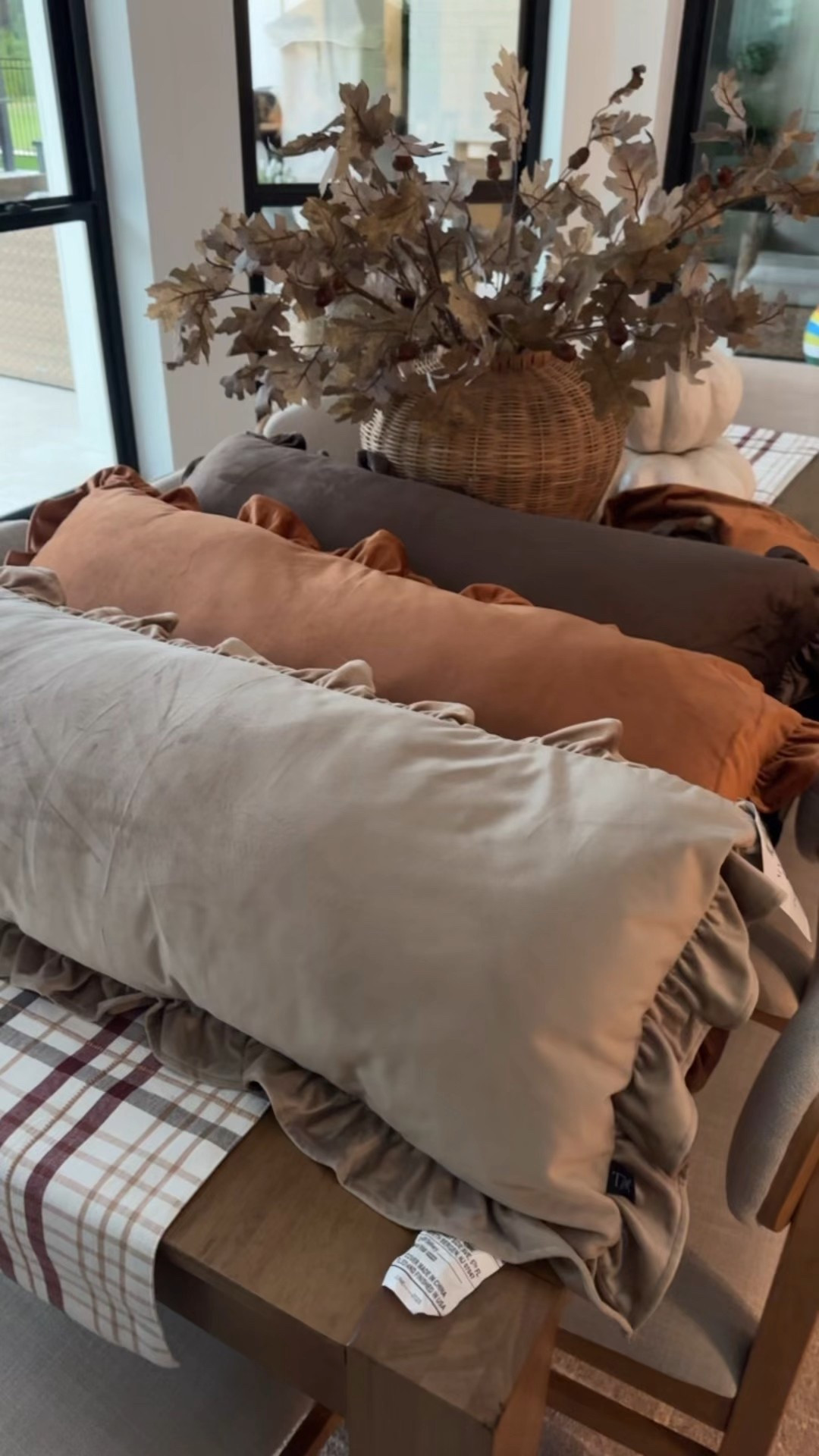 These pillows by the Walmart, my Texas house line, are gorgeous and amazing quality! Cannot believe they’re only $15!

#LTKFindsUnder50 #LTKHome #LTKSeasonal