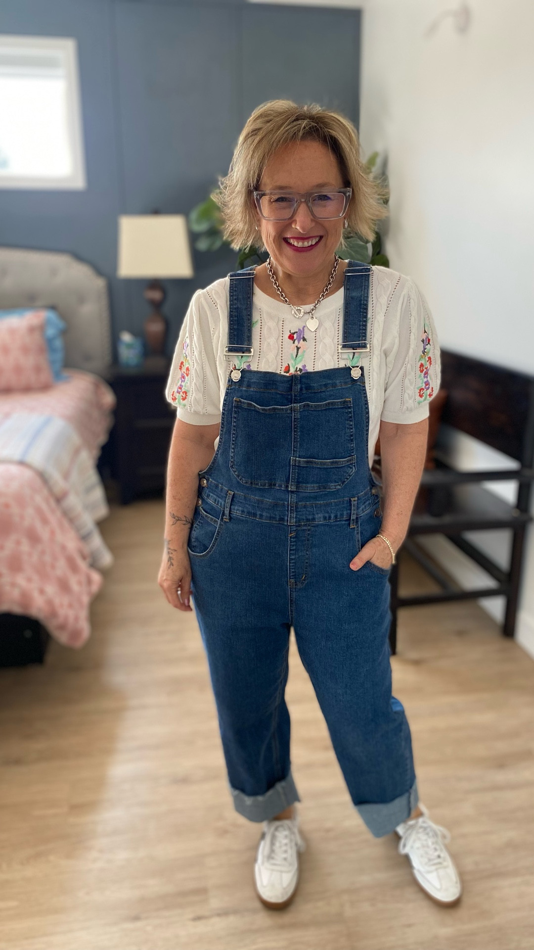 Overalls and flowers 🌺 

#LTKPetite #LTKMidsize #LTKStyleTip