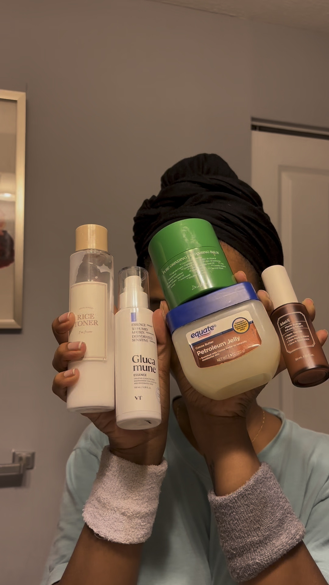 hi friends!

on my nights I don’t use adapalene, I try to use products that are hydrating and nourishing 😍

#LTKBeauty #LTKGiftGuide #LTKSeasonal