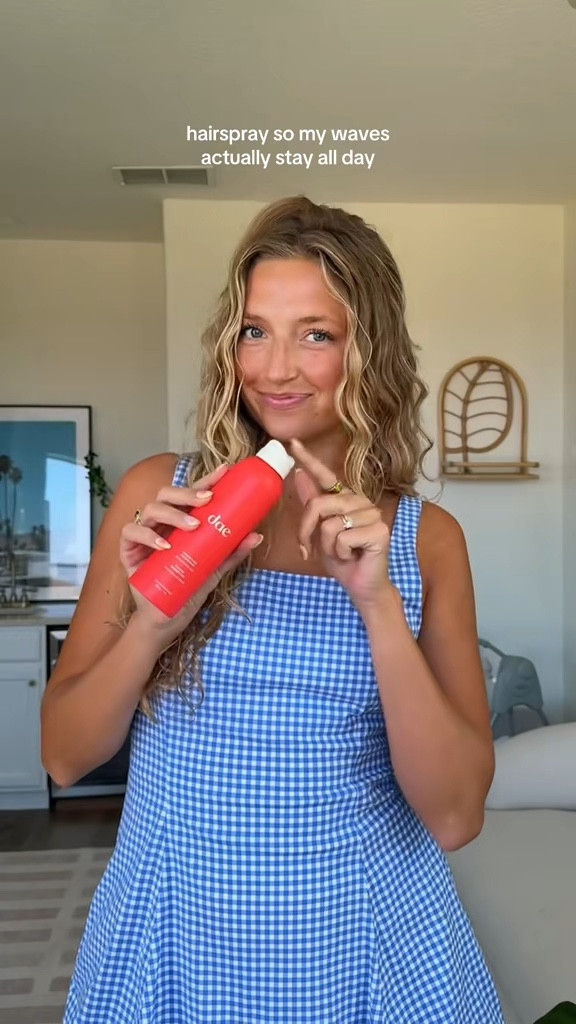 Finishing touches with the new Sunsetter hairspray from DAE 🌅🤭🍊