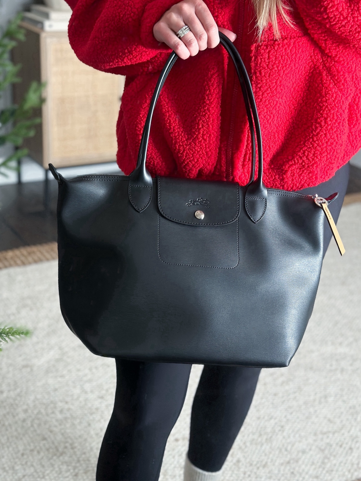 Spoiled & surprised early with this beautiful tote that I have been eyeing 

Longchamp Le Pliage City Shoulder Tote Bag

#longchamp #purse #giftsforher #blackbag #wintertrends #trendingpurse 

#LTKtravel #LTKstyletip #LTKitbag