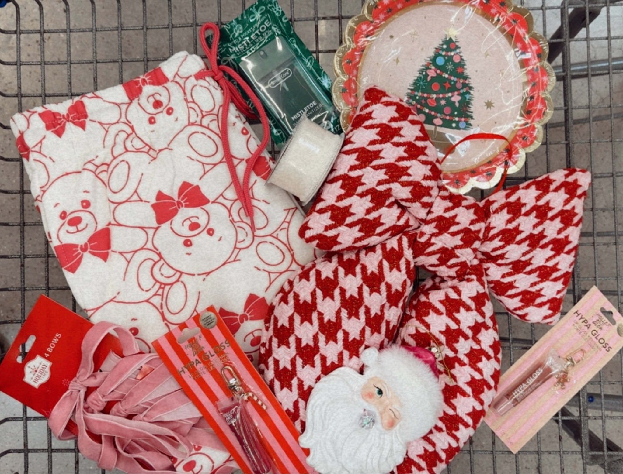 Oh hey Walmart! 

Walmart Christmas
Holiday Time Walmart 
Teddy bear 
Packed party
Christmas party 

#LTKGiftGuide #LTKHoliday #LTKSeasonal