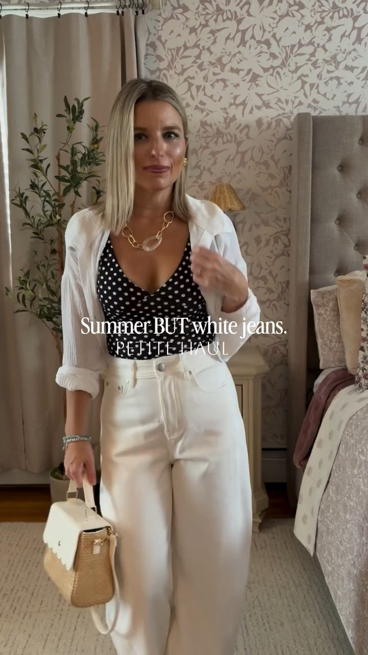 Comment SUMMER for a 🔗 to everything! 🤍 

#petitestyle #petitejeans #whitedenim #styling #styletips styleinspo grwm ootd outfitinspo summertime sweet summertime jeans casual outfitstocopy datenight girls night brunch sweater summer sweater