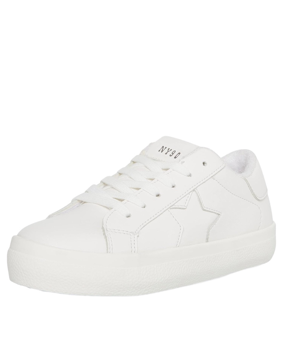 White sneaks 📦

#stevemadden #whitesneakers #summershoes

#LTKsalealert #LTKstyletip #LTKSeasonal