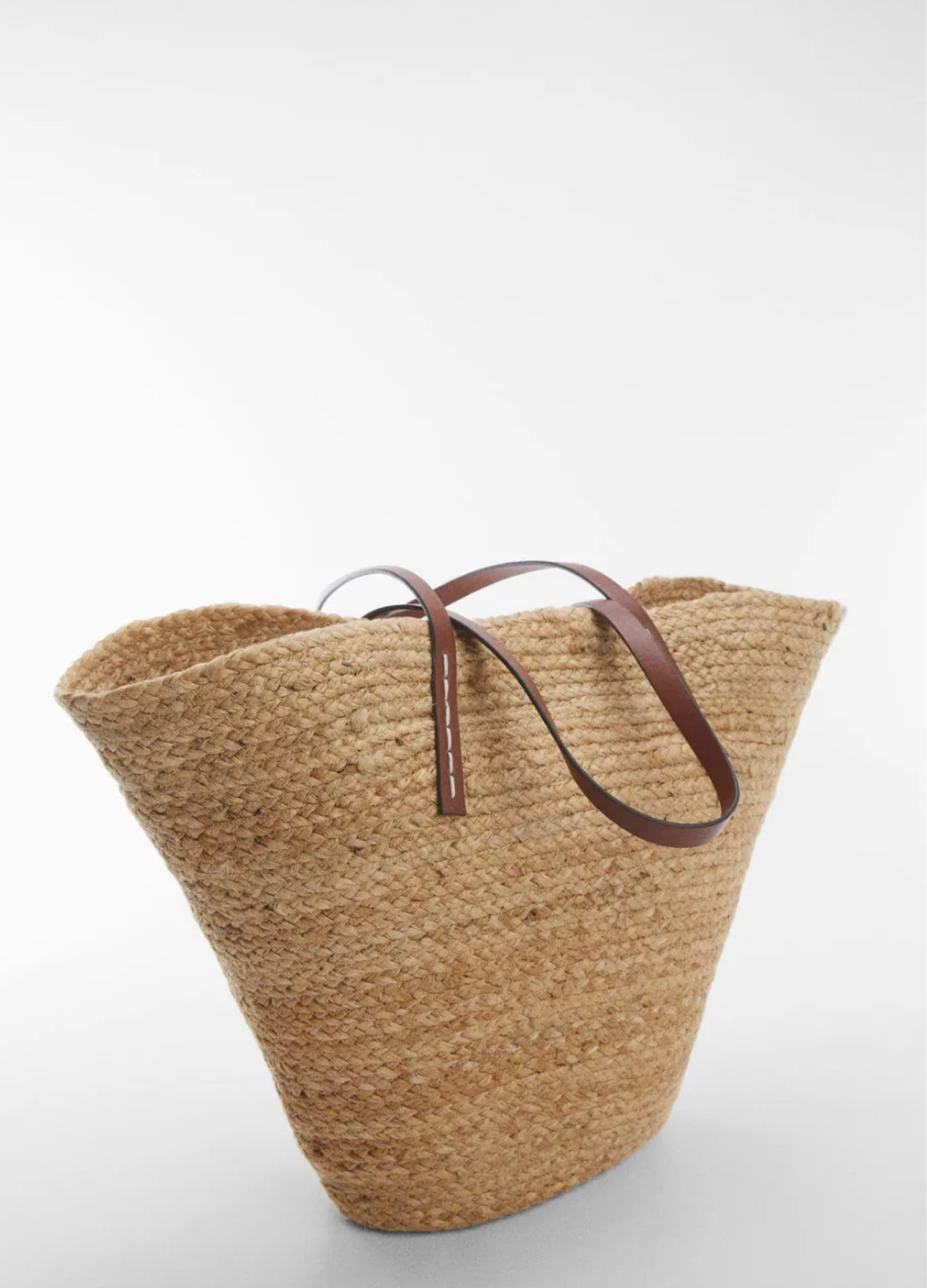 Summer trend
Just bag
Jute shopper
Quiet luxury


#LTKstyletip #LTKunder100 #LTKitbag