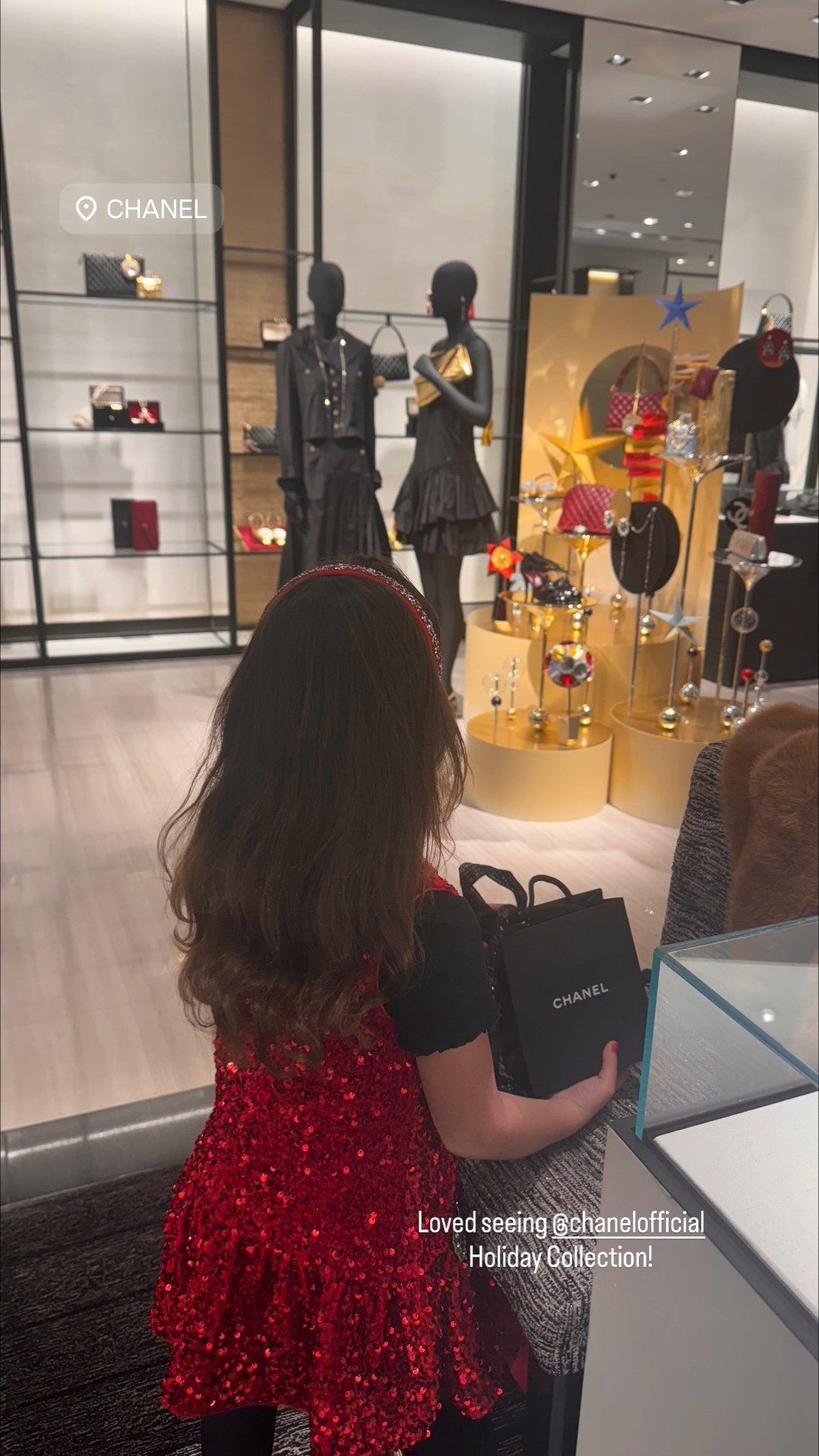 Loved seeing @chanelofficial Holiday Collection!
My daughter’s dress was so perfect for Chanel’s Holiday Visit. 

Holiday Dress 
Girl’s Holiday Dress 
Family Holiday 

#LTKHoliday #LTKKids #LTKGiftGuide