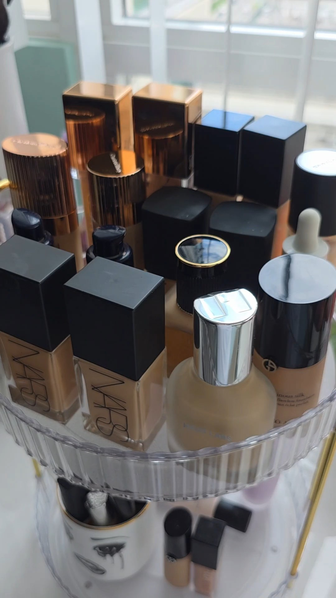 The satisfaction after cleaning my makeup gives me joy. Oh gosh... I love my makeup so much 💖😍😍Do you guys wants to see more cleaning sessions? #cleaning #makeuporganizer #cleaningmakeup #organizer #foundation #concealer #primer 

#LTKBeauty #LTKWatchNow #LTKFindsUnder50