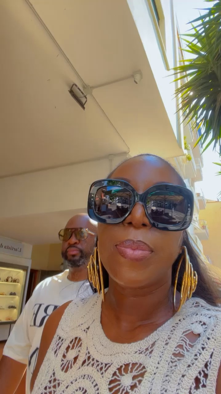 Alaia Square Sunglasses
Extra 20% off sale price
Now under $200


#LTKSaleAlert #LTKStyleTip
