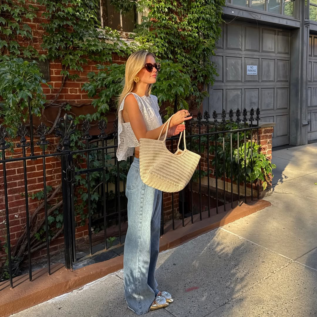 Hi summer

Summer outfits
Parke jeans
Casual summer outfits
Eyelet top 

 #LTKgrwm #LTKootd #LTKSeasonal
