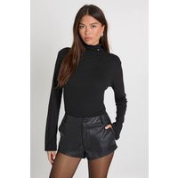 boohoo Women's Faux Leather Mini Short in Black | Size: 2 | boohoo (US & Canada)