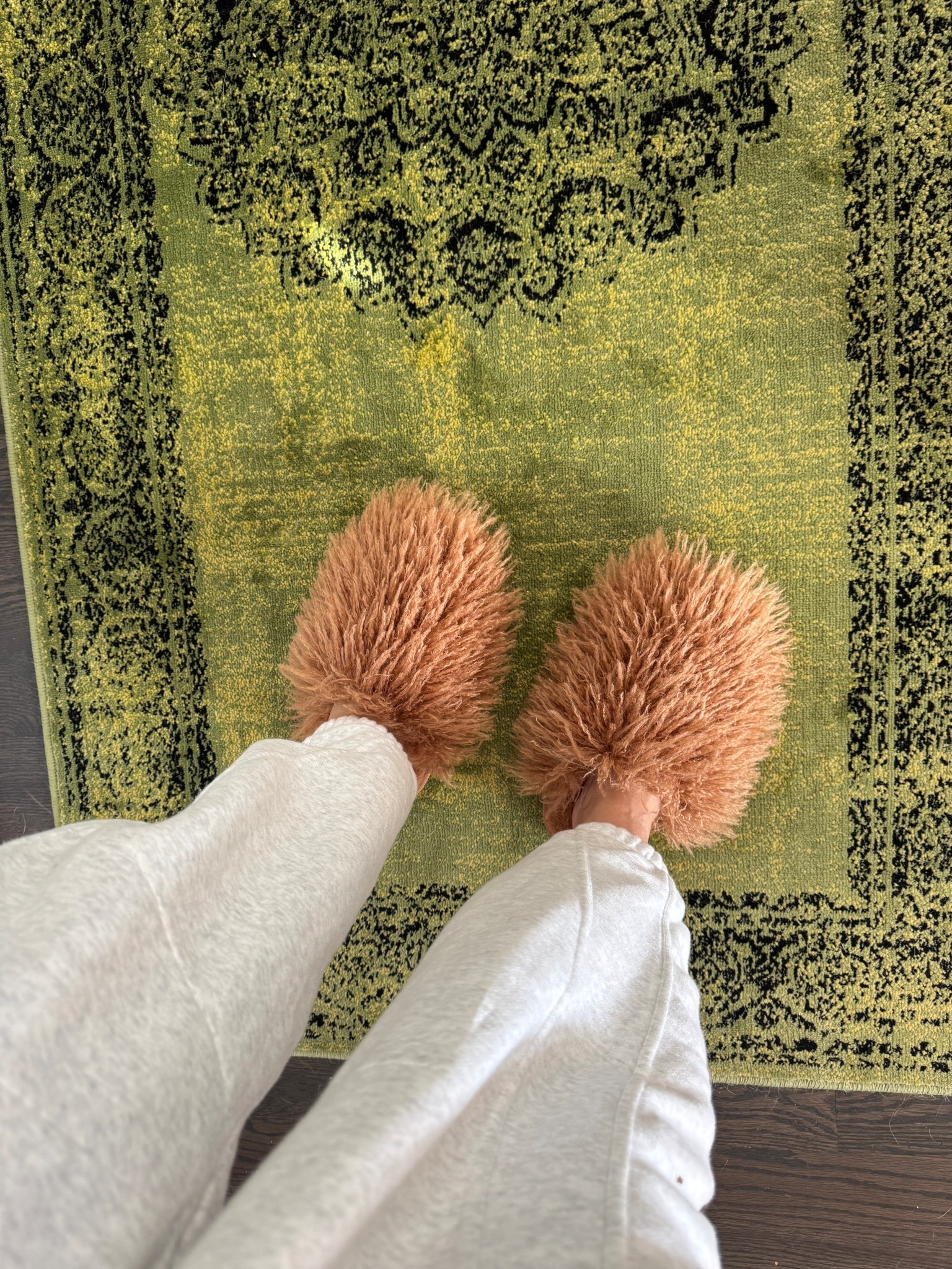 So comfy and chic 

#LTKGiftGuide #LTKSeasonal #LTKHome