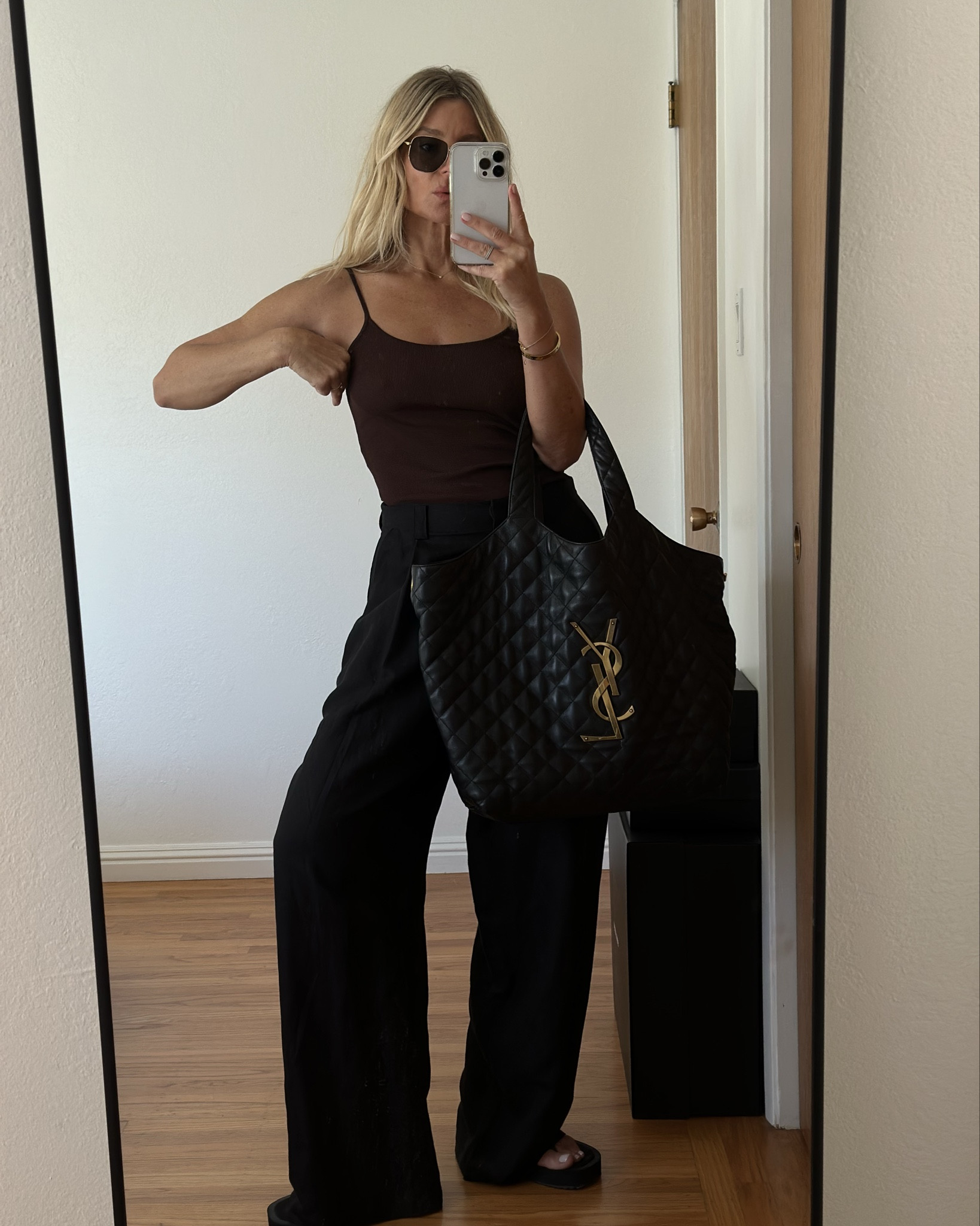 Tank. Trousers. Done.


#summerstyle #minimalchic #minimalstyle 

#LTKStyleTip