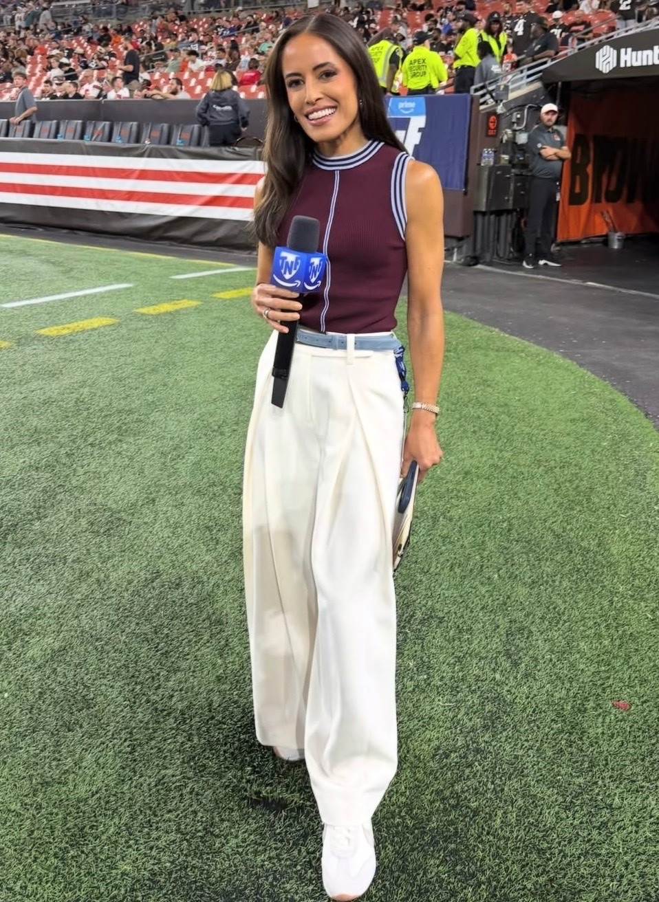 Kaylee Hartung wide leg pleated white pants sleeveless top game day outfit