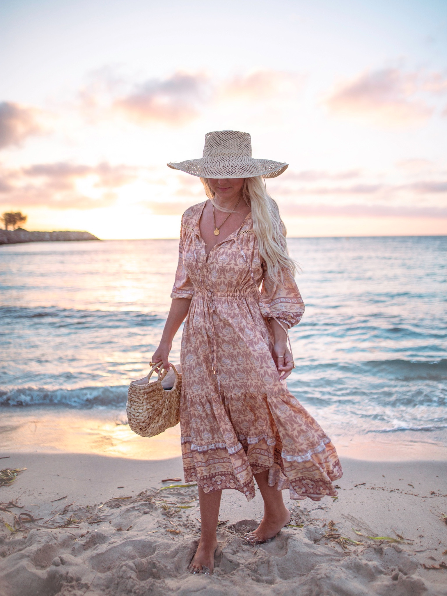 Sunset beach walk in this seasonal piece ✨

#LTKSeasonal #LTKaustralia #LTKstyletip