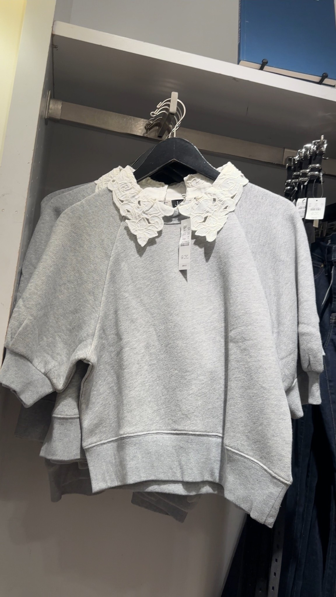 Such a sweet feminine touch to this sweatshirt. 