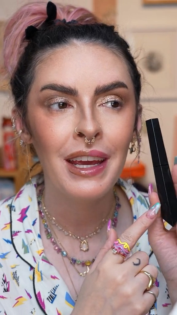 Avon Brasil me patrocina kakakakkaa