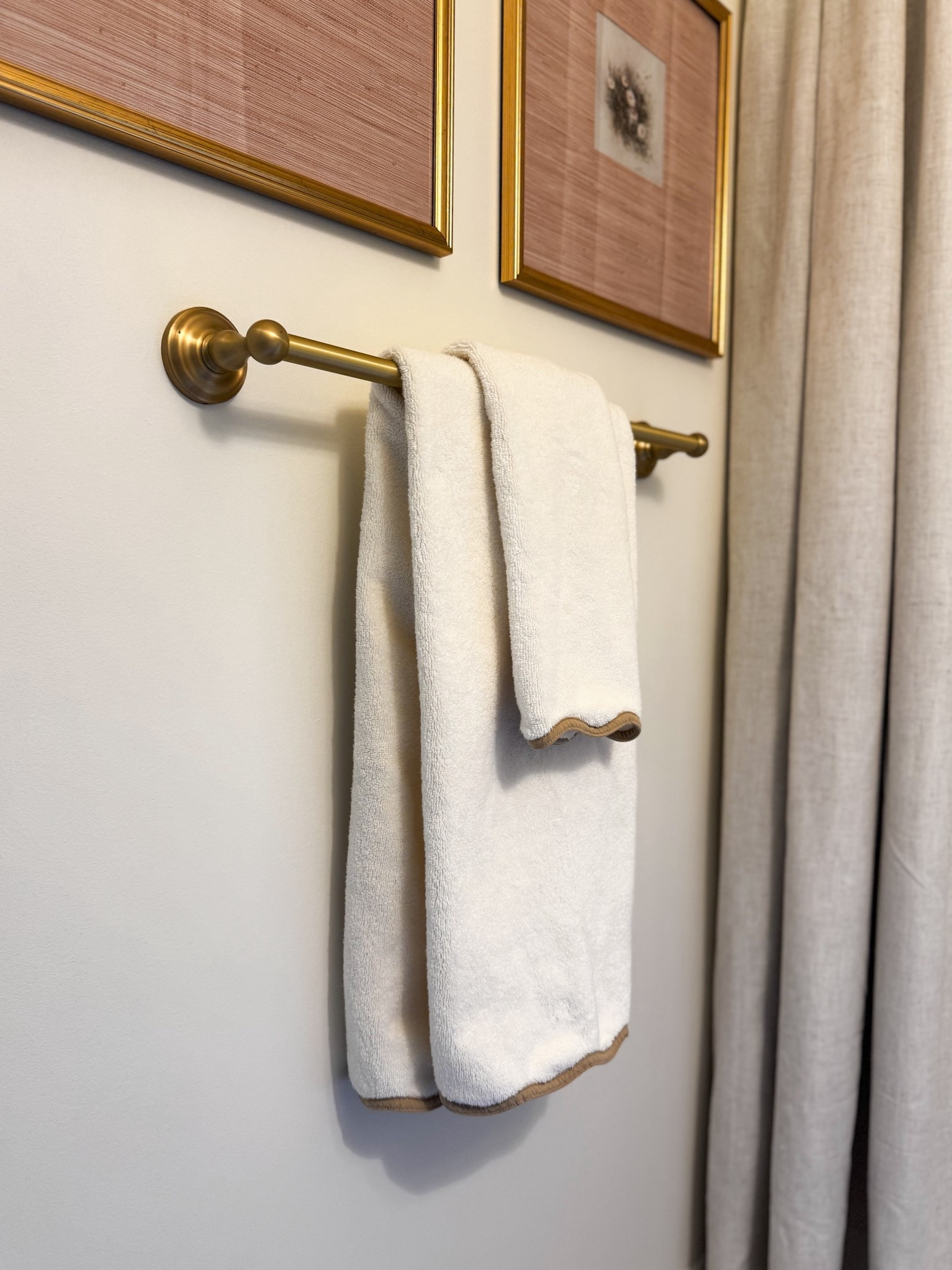 Walmart scalloped towels + Amazon bathroom decor 