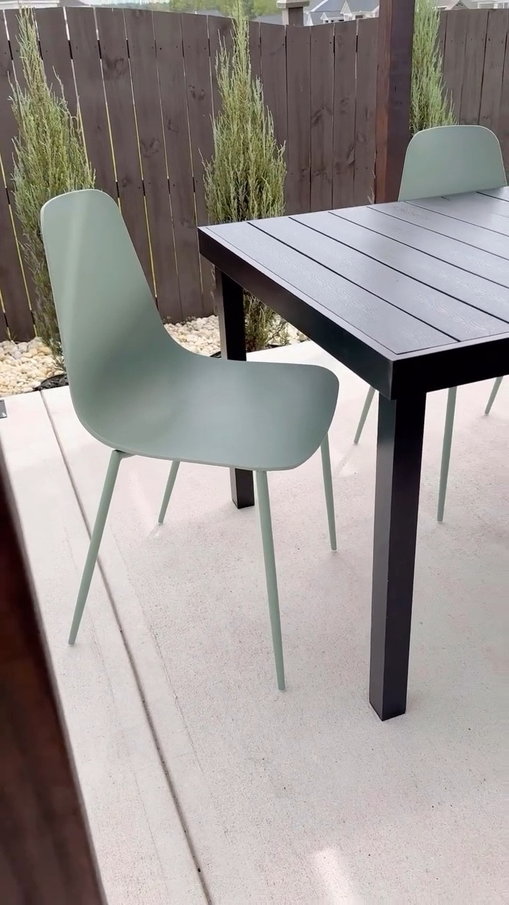 Great indoor outdoor mid century modern dining chair! 

#modern #modernfurniture #midcenturymodern #modernfarmhouse #outdoorliving #indooroutdoorliving #patio #patioideas #homedecor #diningchairs #sagegreen #greendecor #polyandbark #polyandbarkfinds #deals