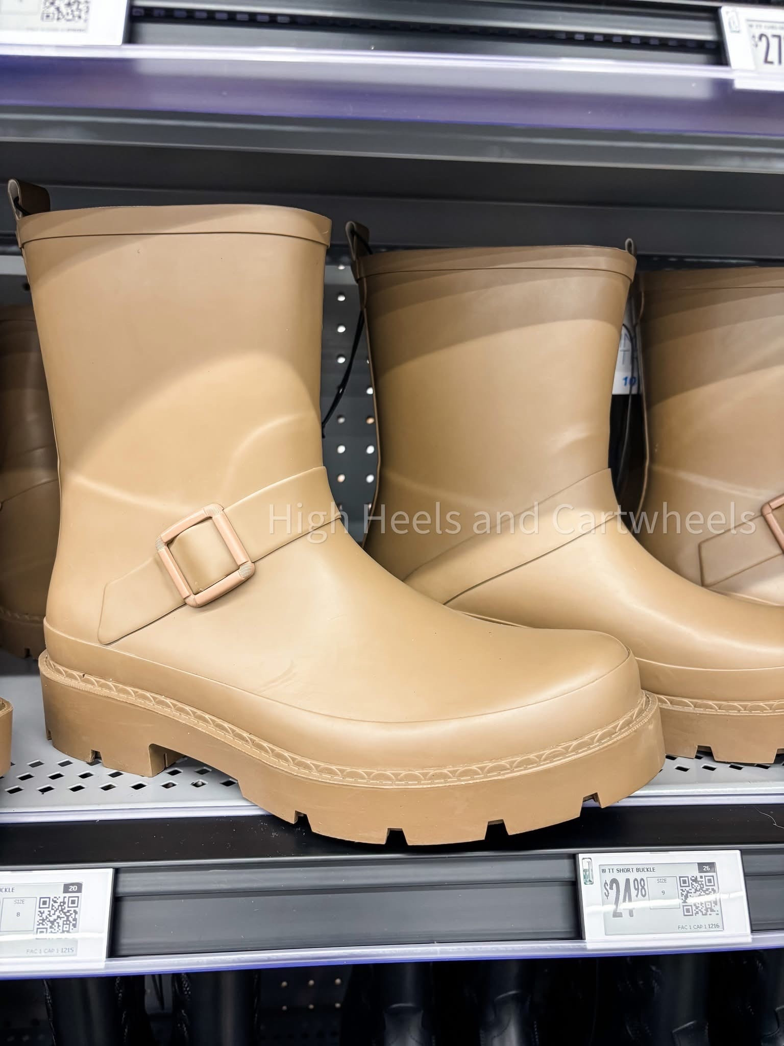 These rain boots come in black and green also!