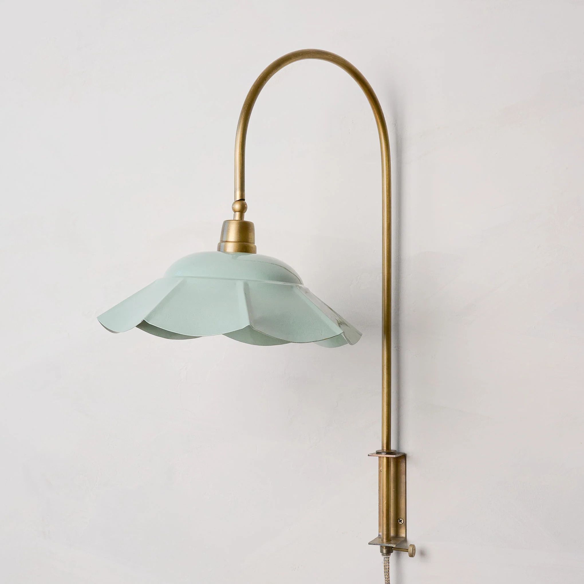 Mary Enamel Plug-in Sconce | Magnolia