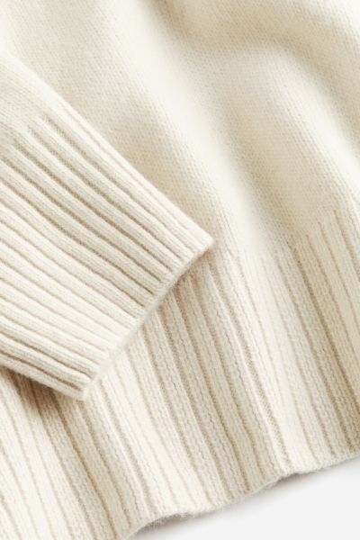 Oversized Turtleneck Sweater - Light beige - Ladies | H&M US | H&M (US + CA)