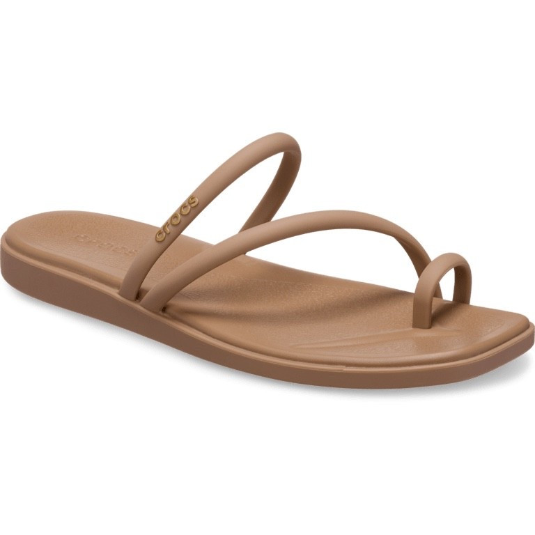 Eyeing these minimal sandals from Crocs! I think these would be so versatile for summer. Canadian link under “similar products"

#LTKsummer #LTKshoes