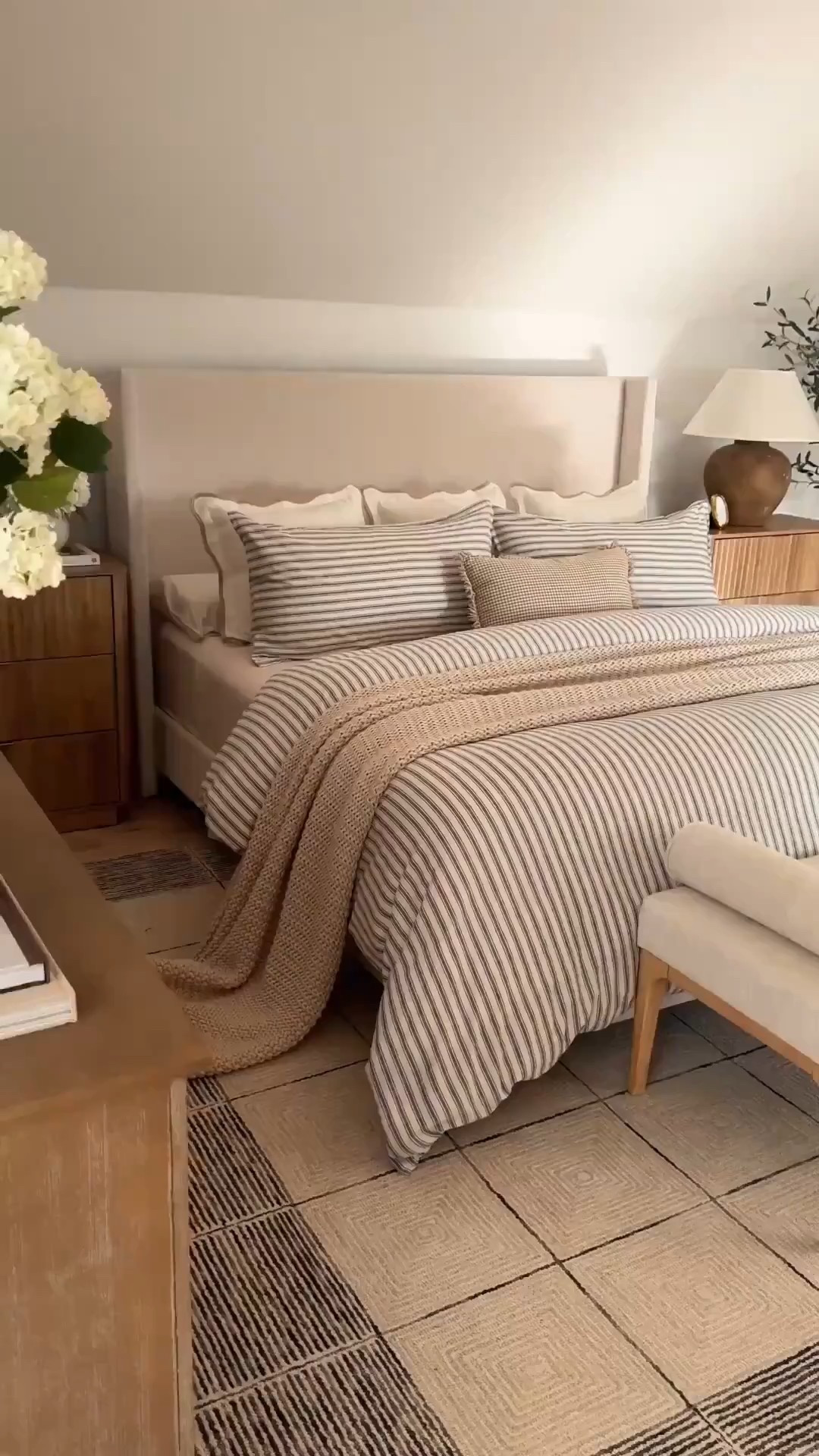 This bed has become such a staple in our home! it’s cozy, neutral, and looks way more high-end than the price tag. I went with the king size and couldn’t love it more. It also comes in queen, and the linen look is just beautiful in person. 🤍

Everything’s linked below including additional  bedding staples and bench options. 

#wayfairpartner #wayfair
#NeutralBedroom #WayfairClearance #ModernOrganicHome #BedGoals #BedroomInspo #AffordableHomeDecor 
