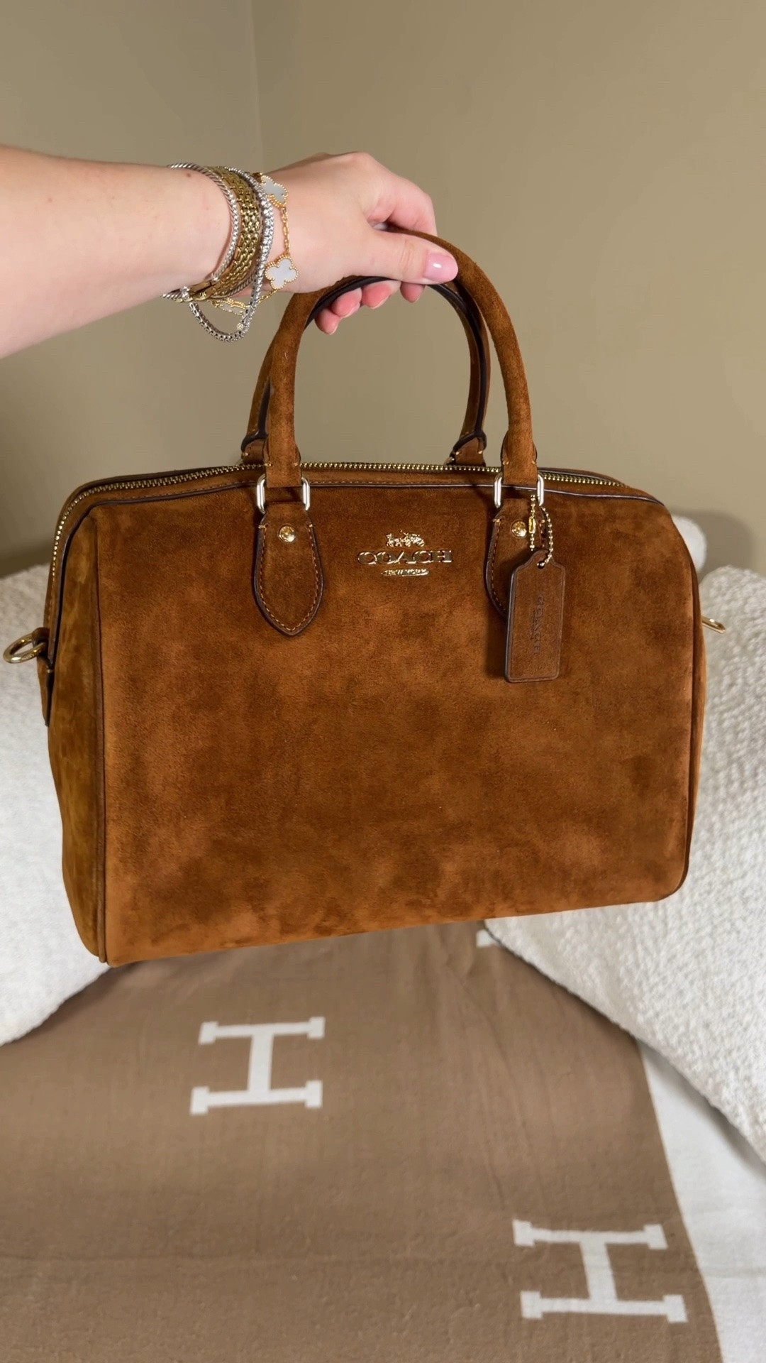 I’m calling it! This is the it bag for fall 😍🍁

I thought the latest Coach Outlet 8/5 drop was going to be a miss,  it I couldn’t have been more wrong! I loved so many bags there and the suede was a much warmer brown than it looks online. It is the prettiest shade of suede for fall!

I got the large Rowan because I don’t have any this size and she is so different than my other ones. She’s much softer and squishier almost like a Louis Vuitton speedy