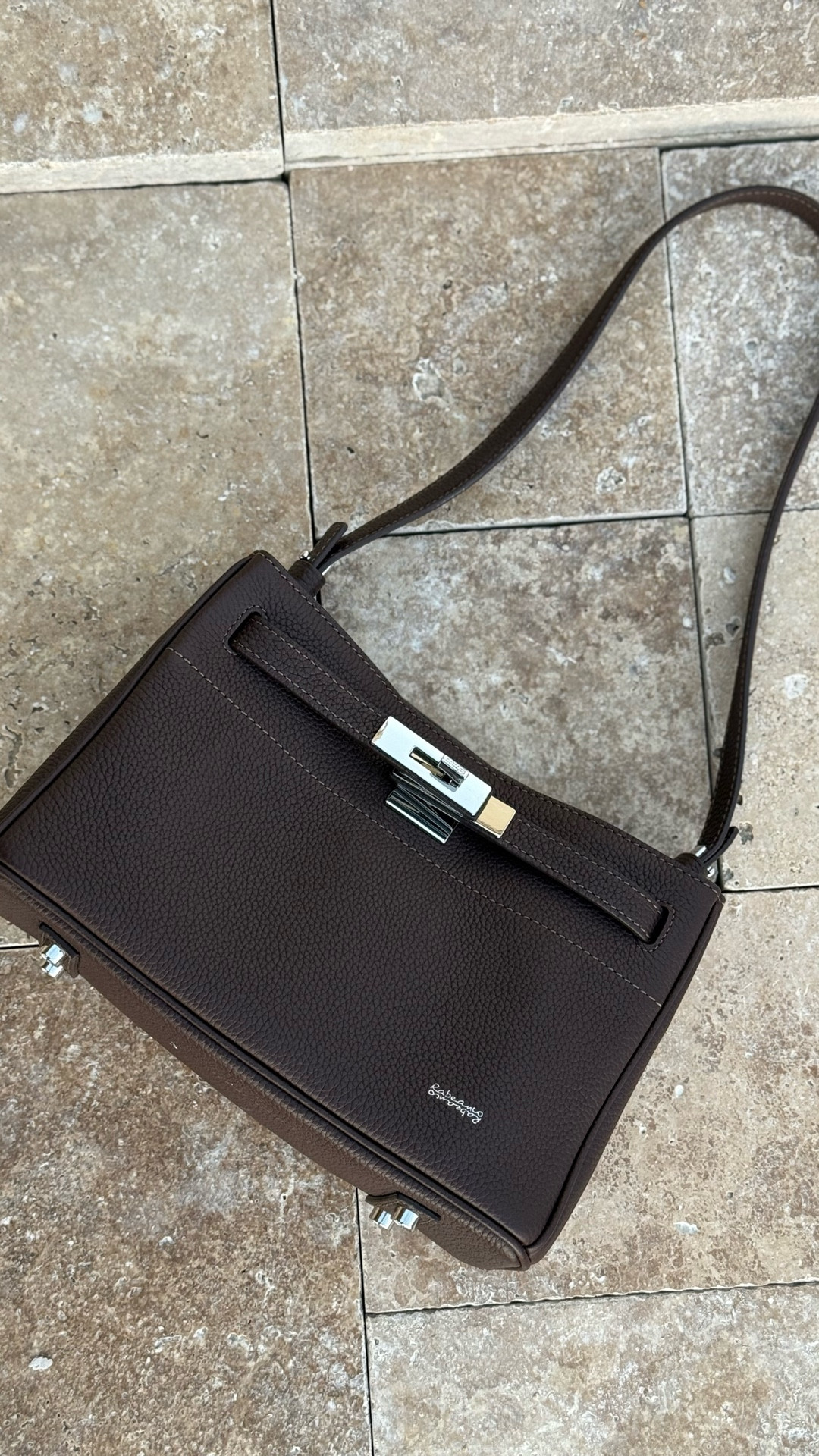 This Rabeanco bag feels like higher quality than my luxury bags but at an affordable price range. I am blown away by the quality. 

#LTKItBag #LTKSaleAlert