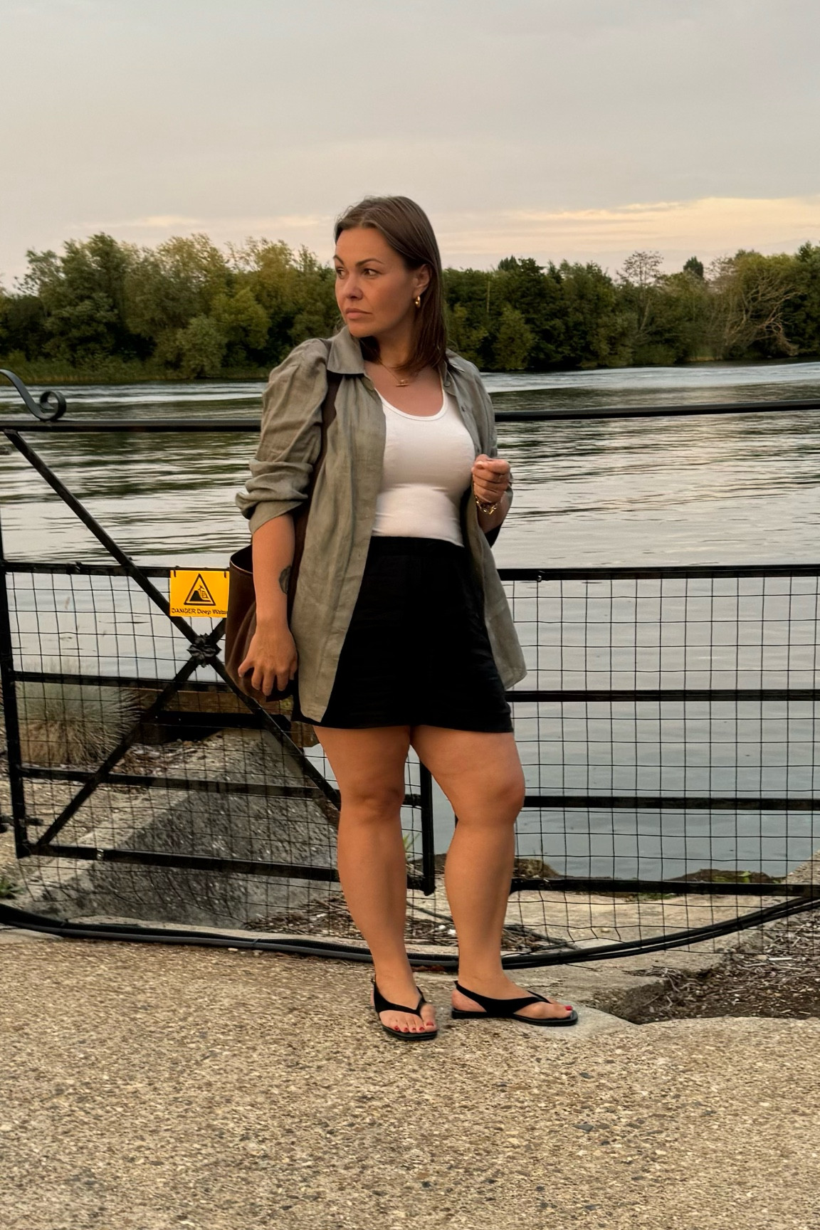 I know we have all started to shop for AW but this is also a great time to invest in those summer staples that you know you will reach for year after year.
Most of my pieces are from last season but some are still available and are on sale now.
Everything apart from the shirt is @arketofficial, shirt is @cosstores (last year)
#whatiwore #midsizestyle #midsizefashion #summervibes #summeroutfit #outfitinspiration #casualstyle #casualoutfit

#LTKuk #LTKeurope #LTKmidsize